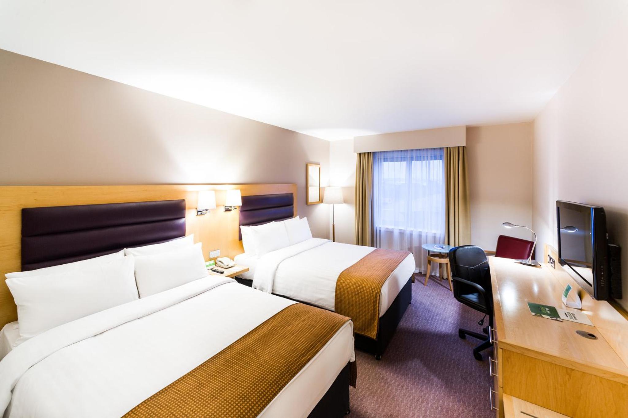 Standard Double Room with Two Double Beds - Photo 17