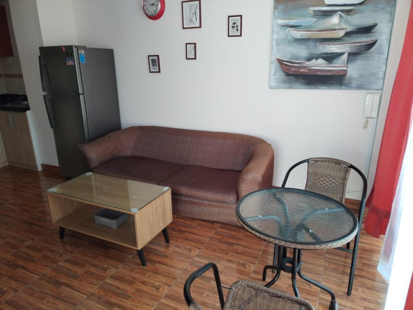 One-Bedroom Apartment photo 2
