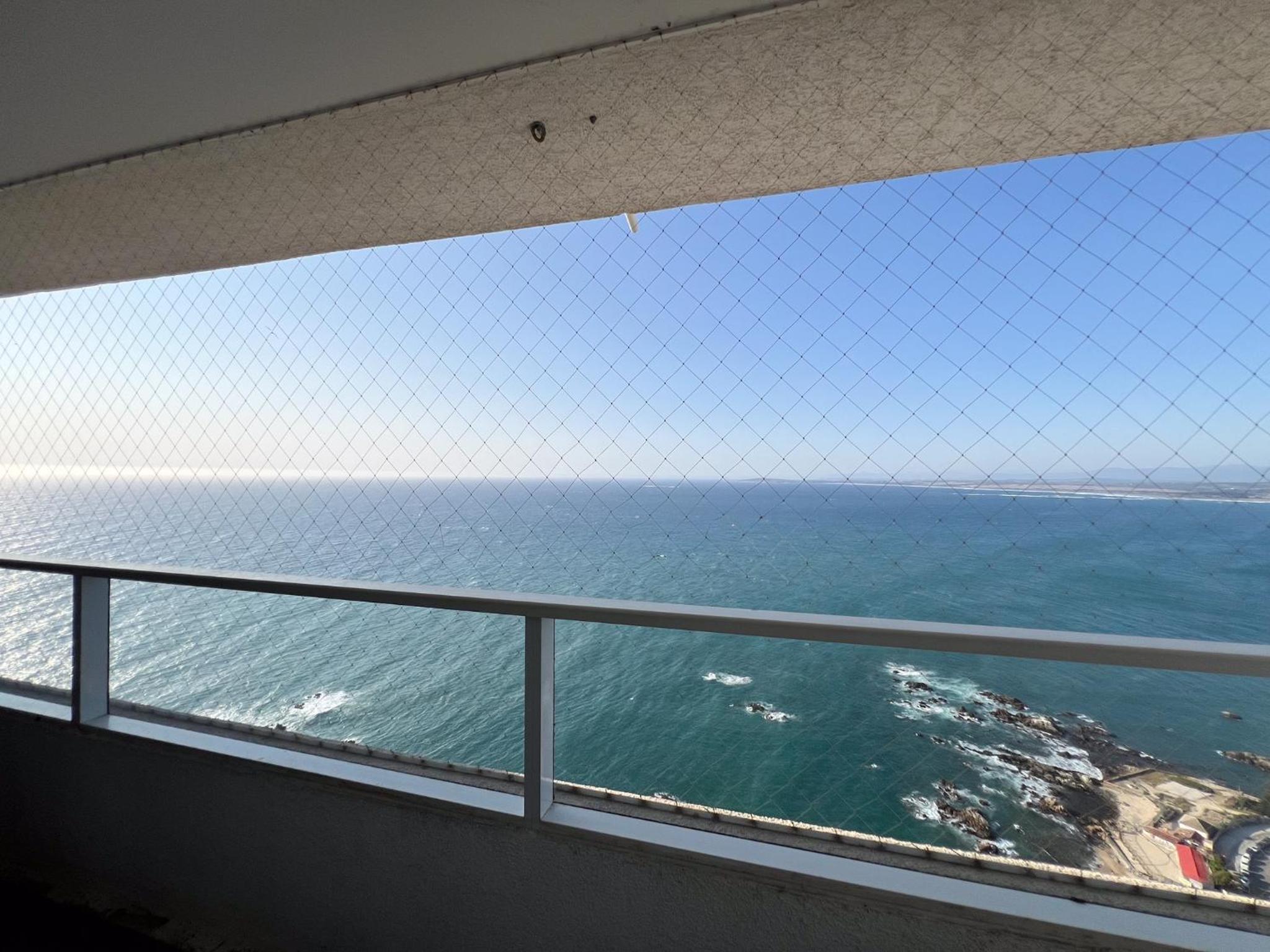 One-Bedroom Apartment with Sea View photo 2