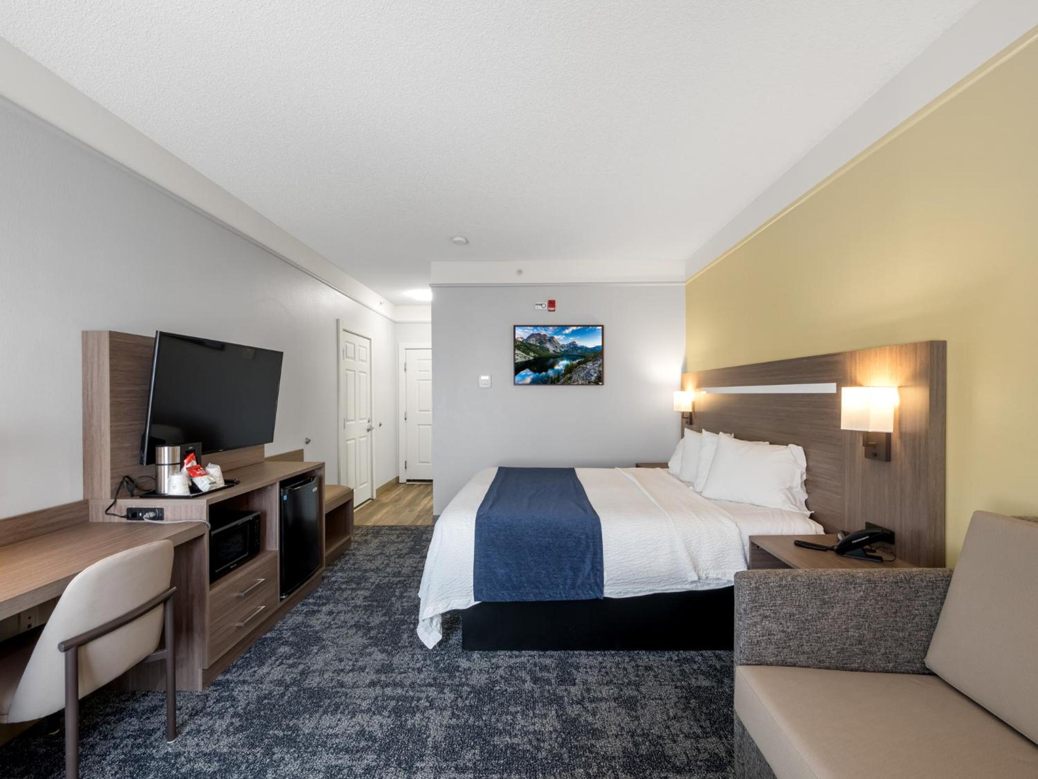 King Room with Sofa Bed - Non-Smoking - Photo 1