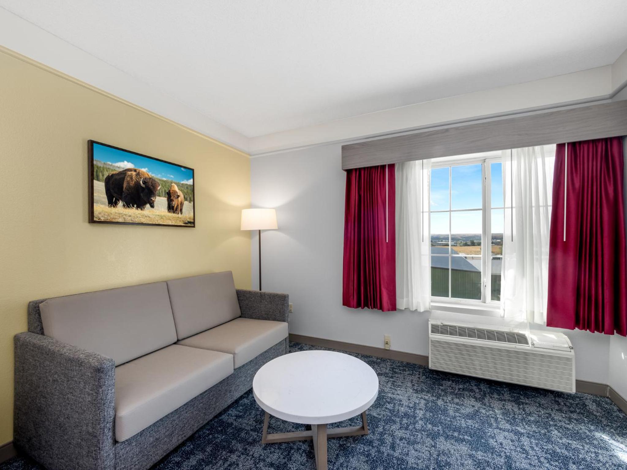 King Room with Sofa Bed - Non-Smoking - Photo 6