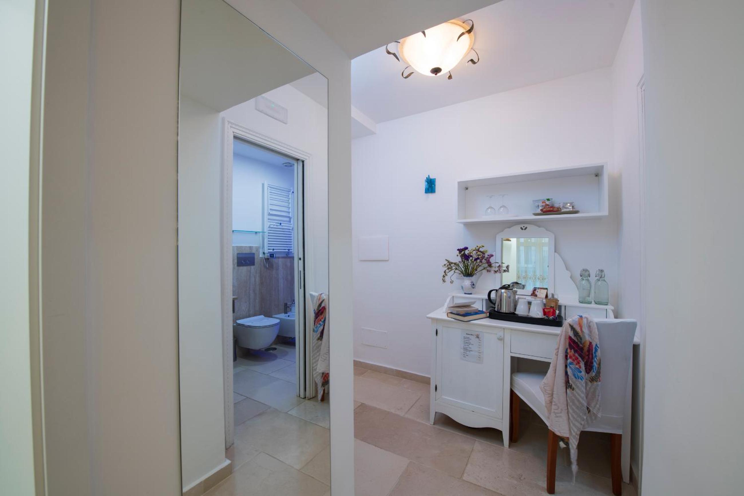 Junior Suite with Balcony photo 2
