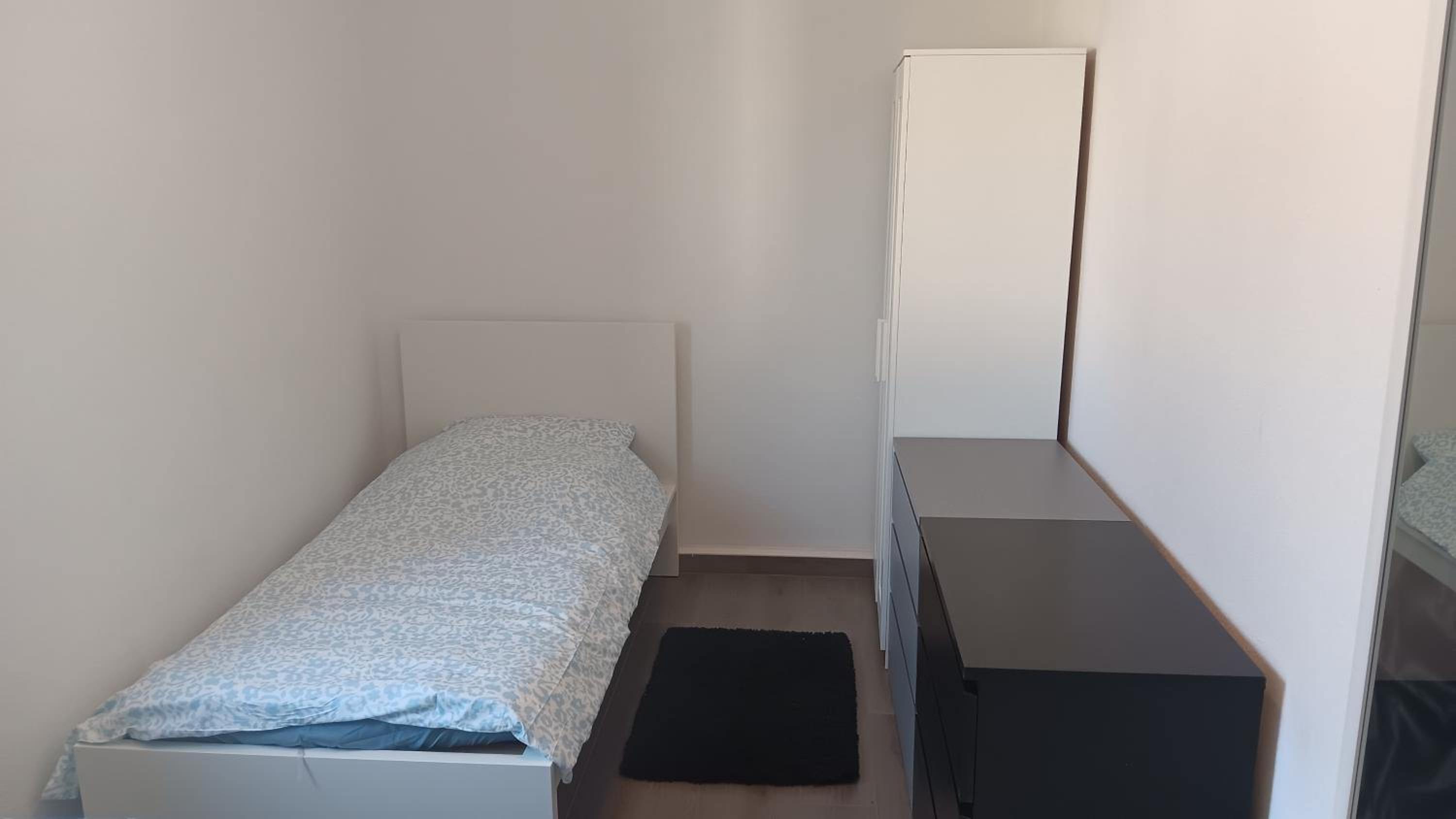 Three-Bedroom Apartment photo 2