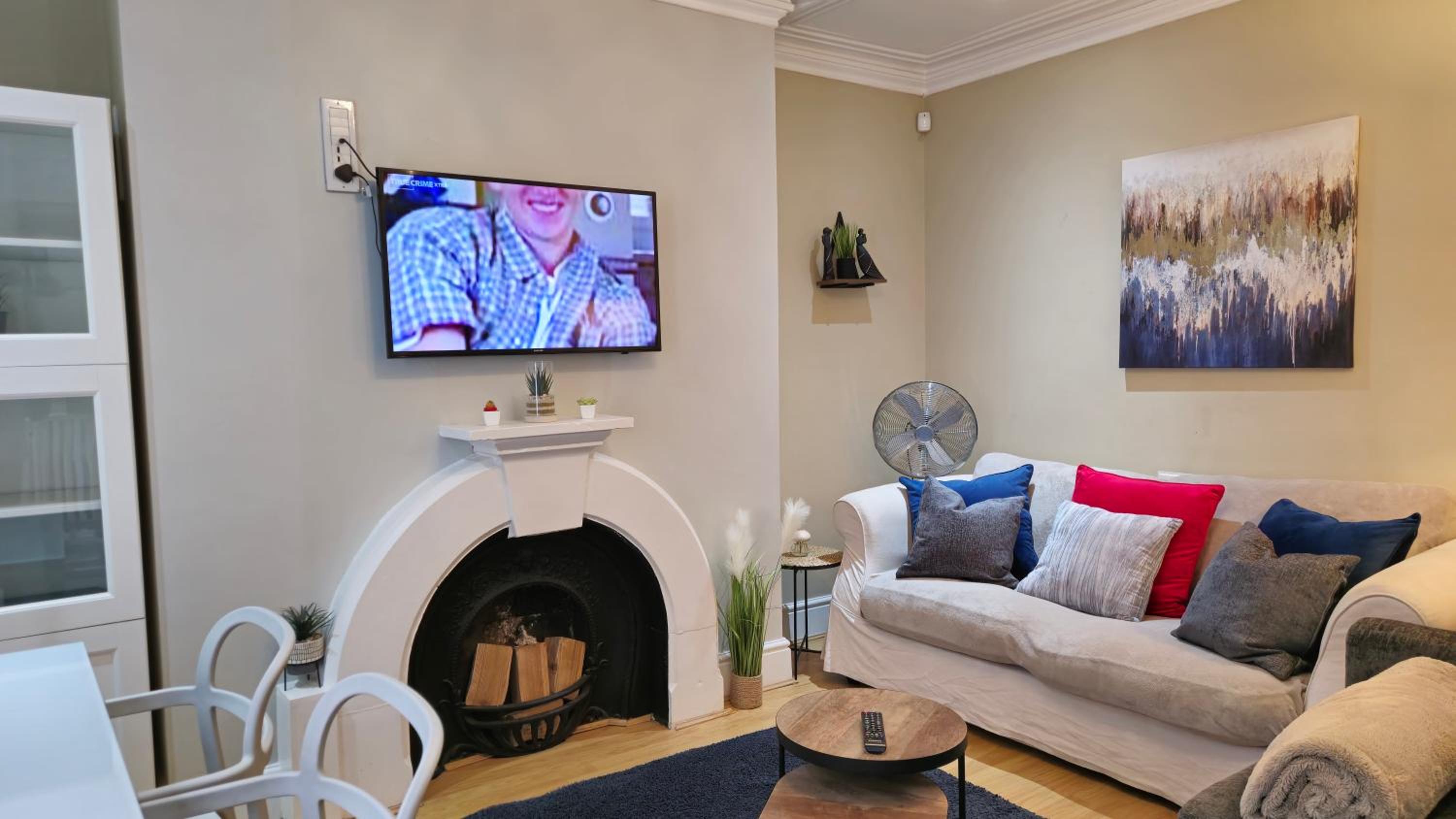 Three-Bedroom Apartment - Photo 18