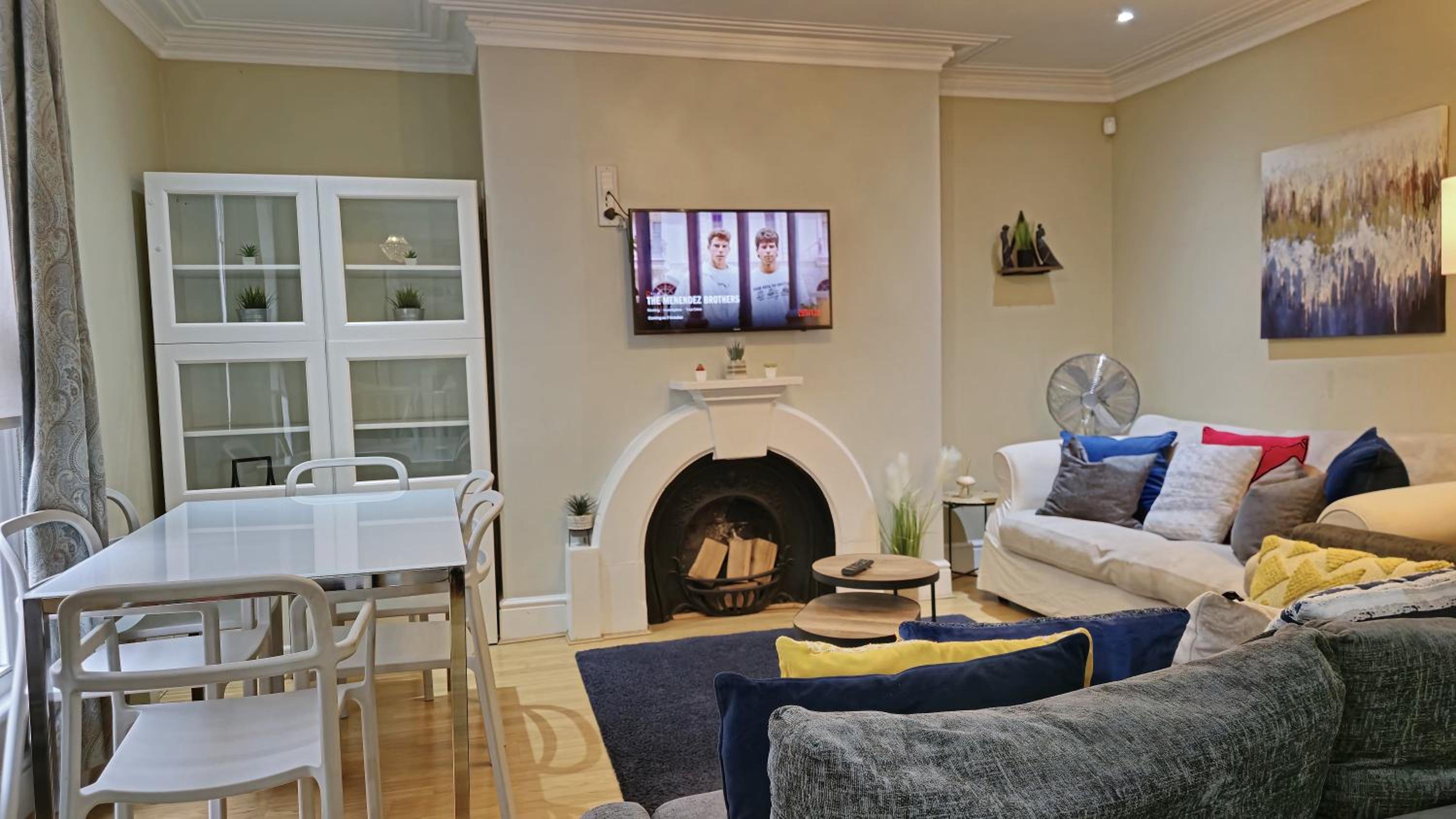 Three-Bedroom Apartment - Photo 21