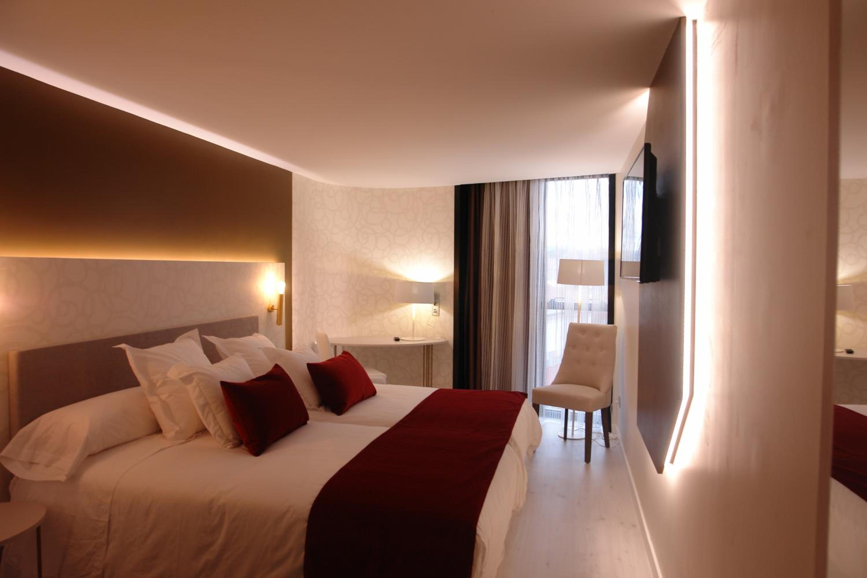 Deluxe Double or Twin Room photo 3