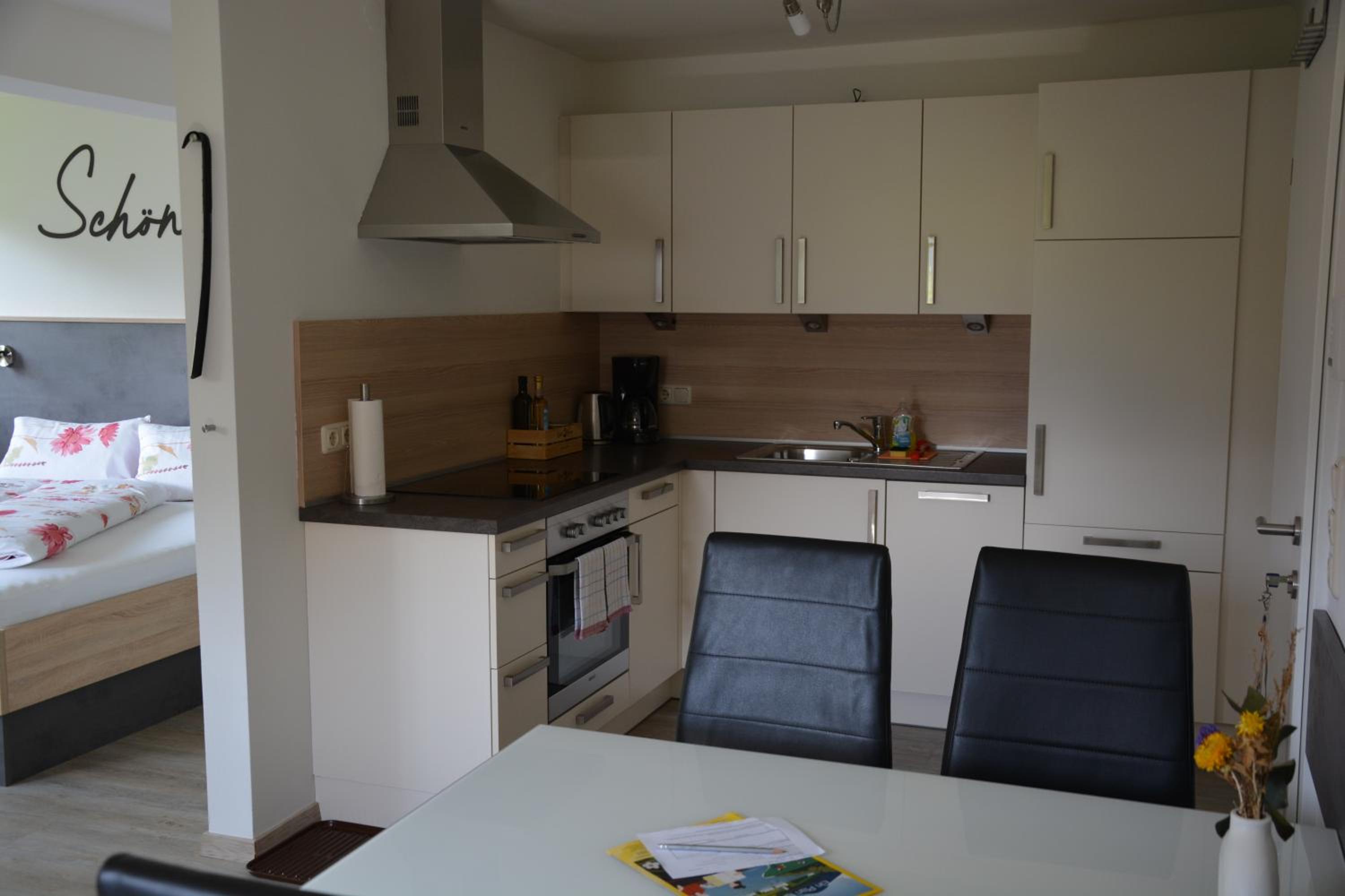Studio Apartment with Balcony photo 2