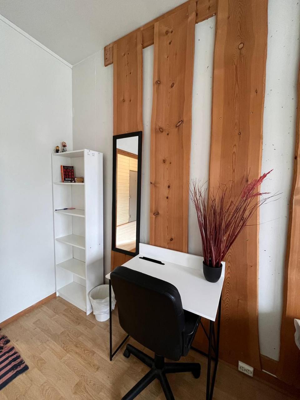 Economy Triple Room photo 2