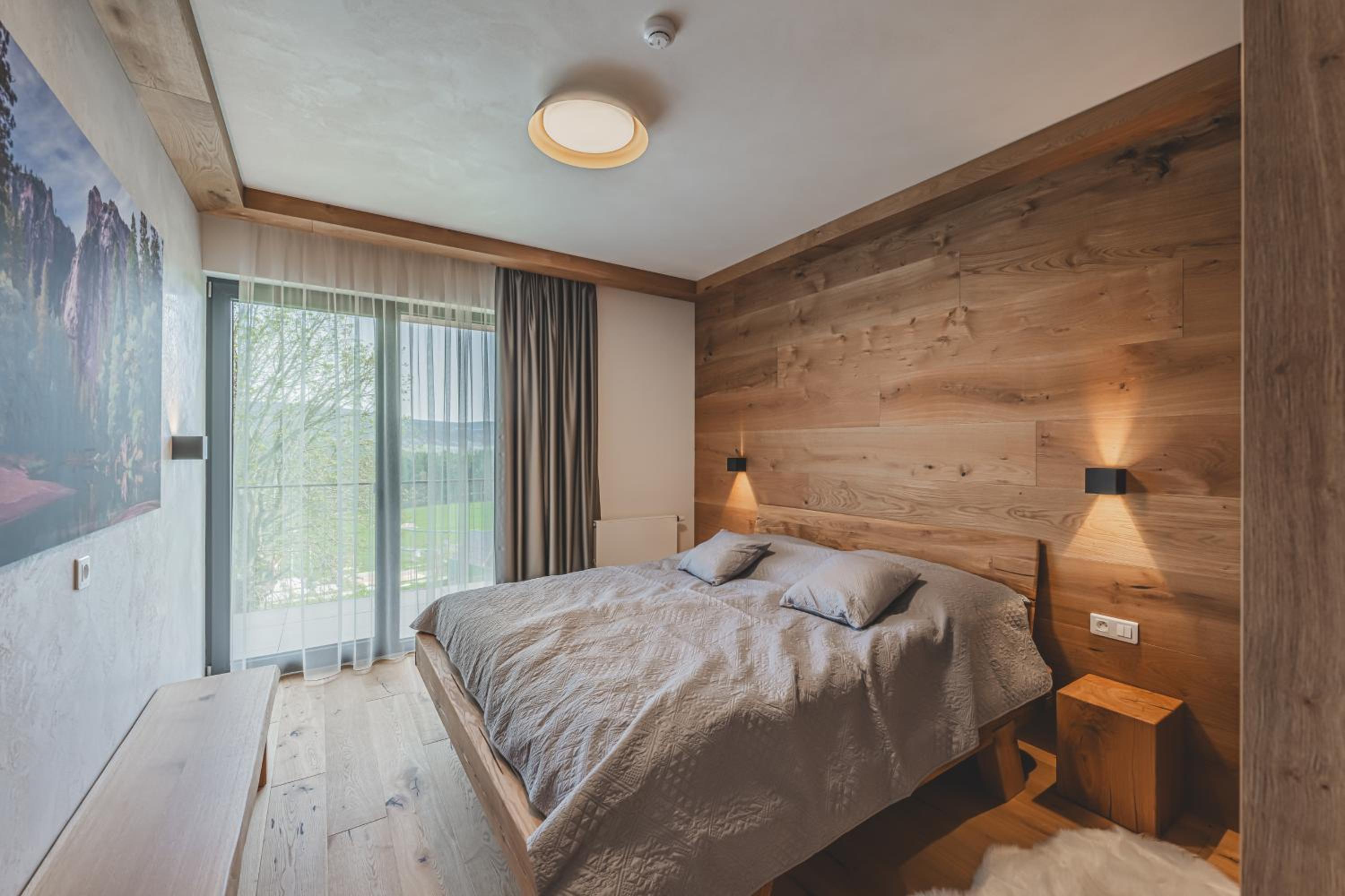 Two-Bedroom Apartment with Balcony photo 3