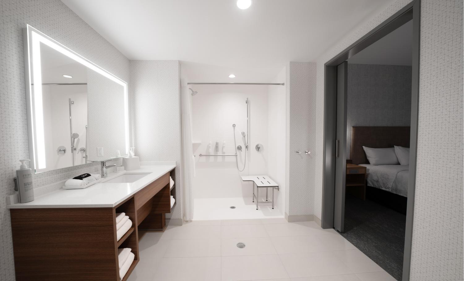 One-Bedroom King Suite with Bath Tub - Mobility Accessible