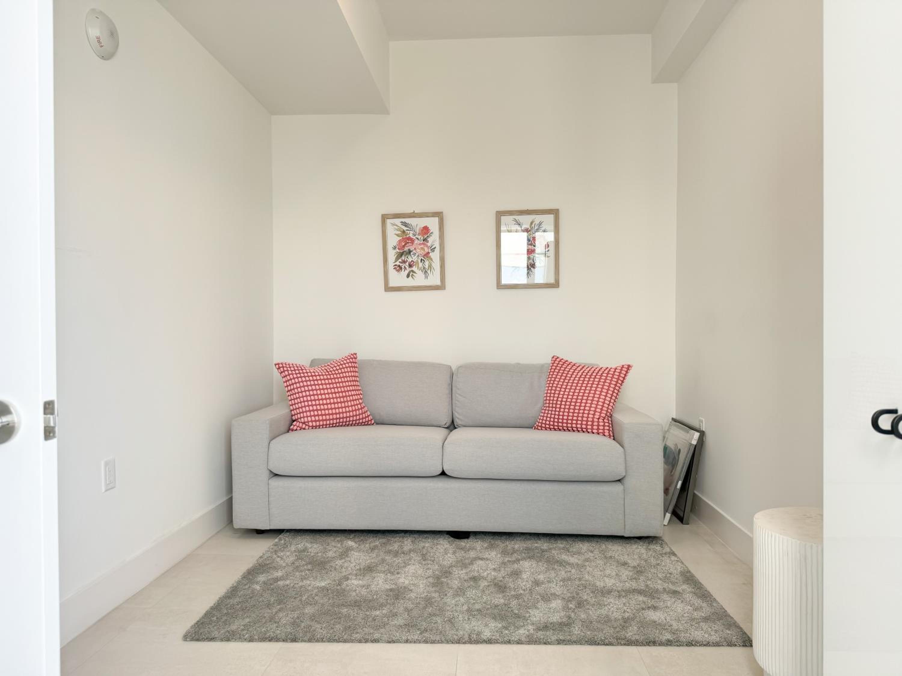 Three-Bedroom Apartment photo 3