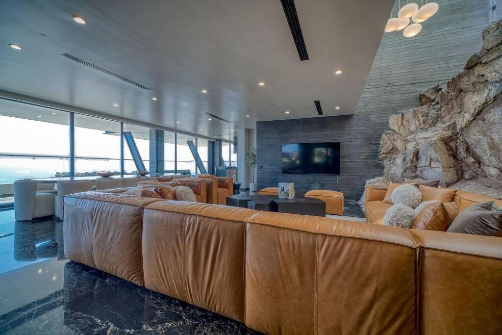 Villa photo 1