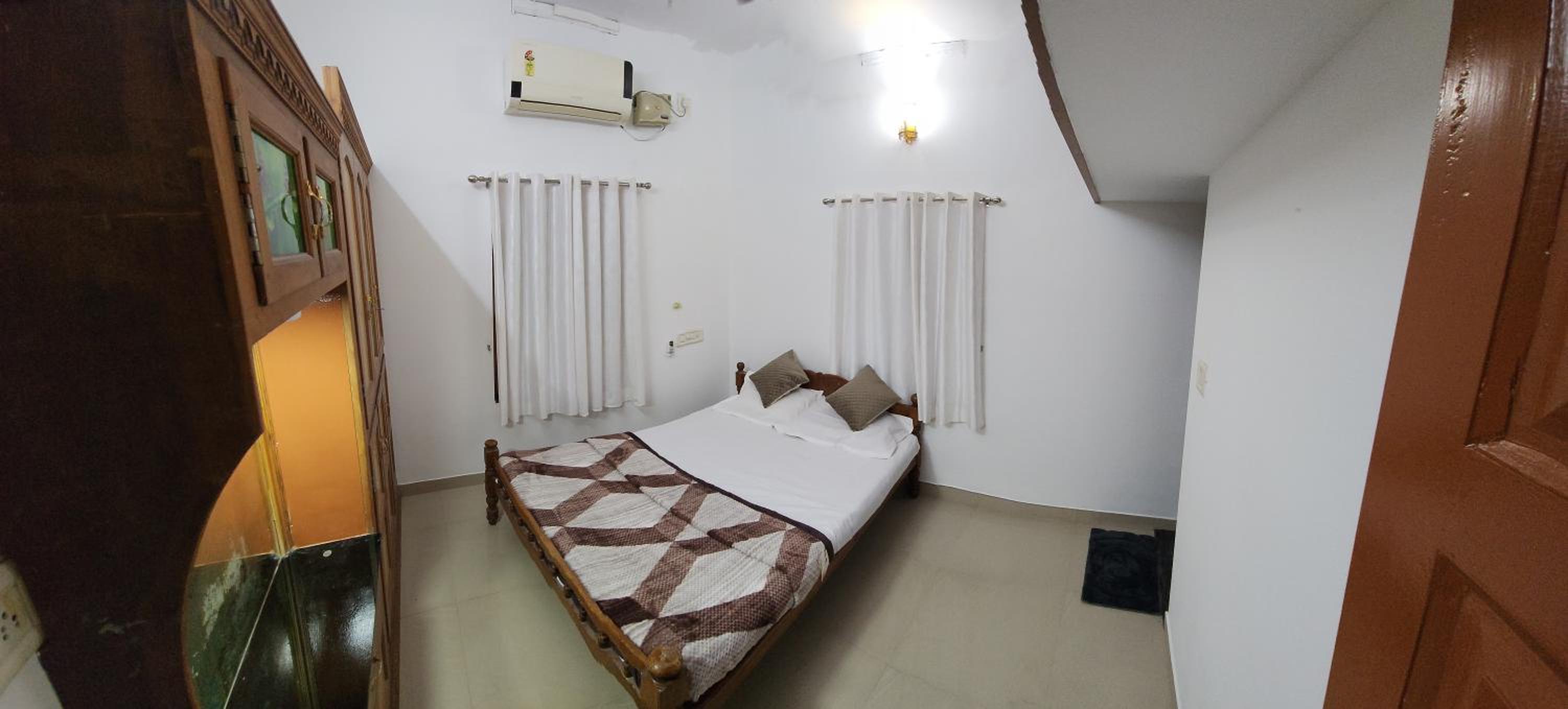 Three-Bedroom Villa photo 1