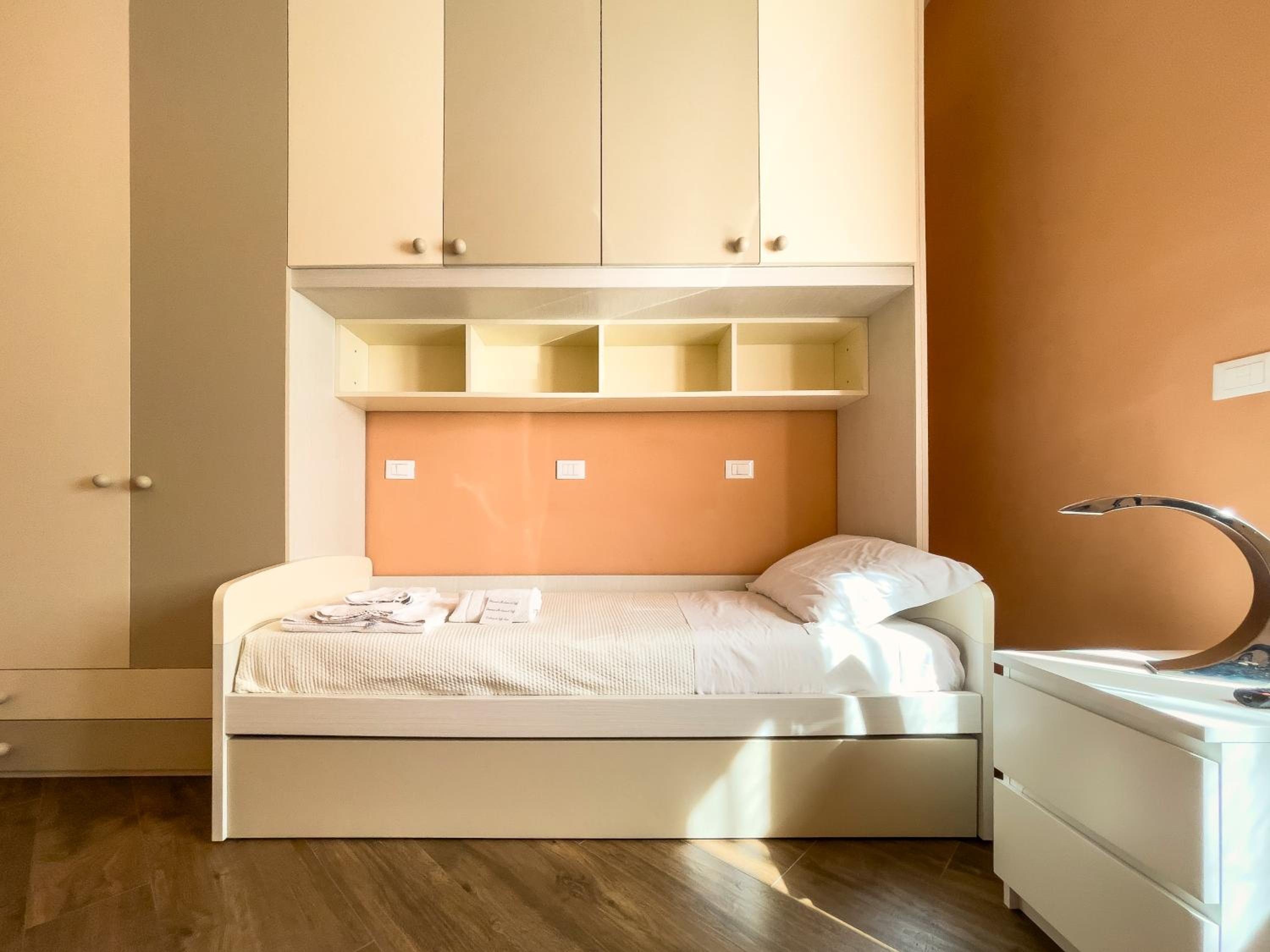 Large Single Room photo 1