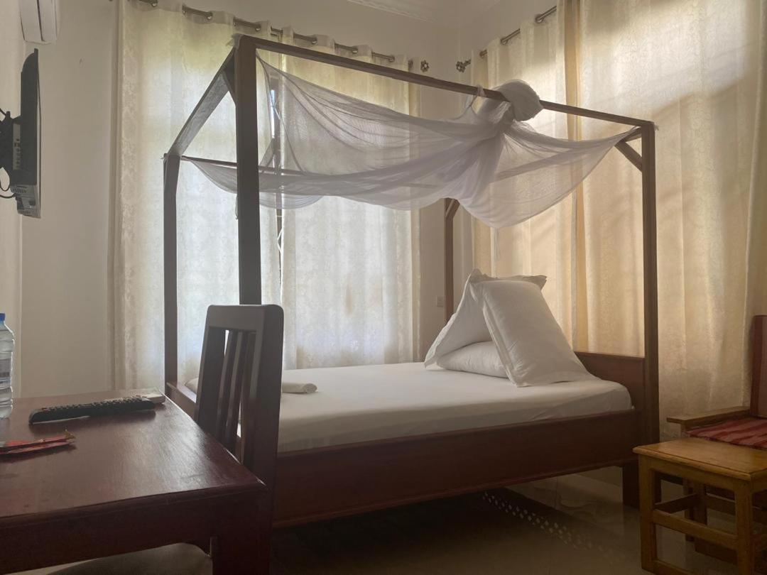 Single Room With Private Bathroom photo 1