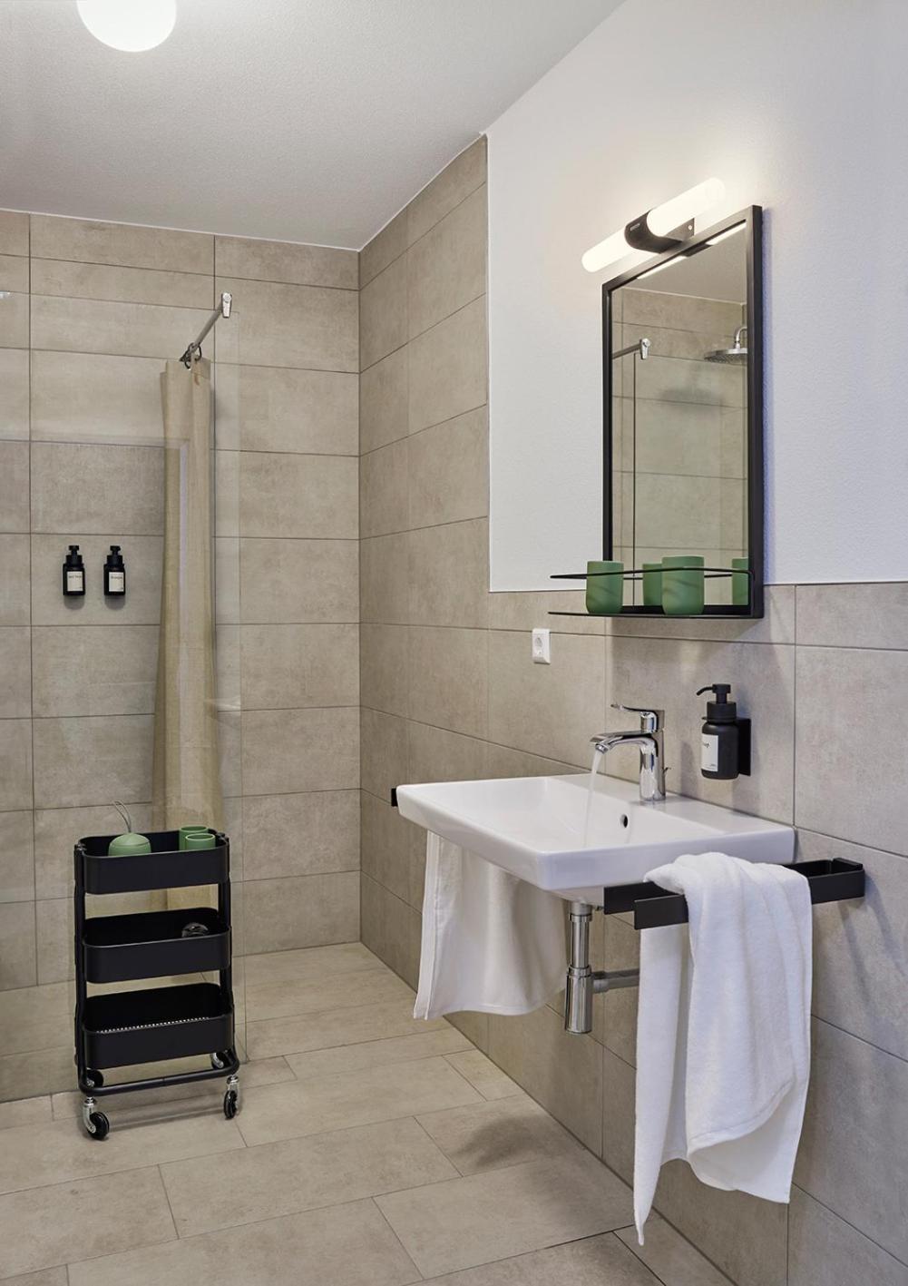 One-Bedroom Apartment with Balcony photo 2