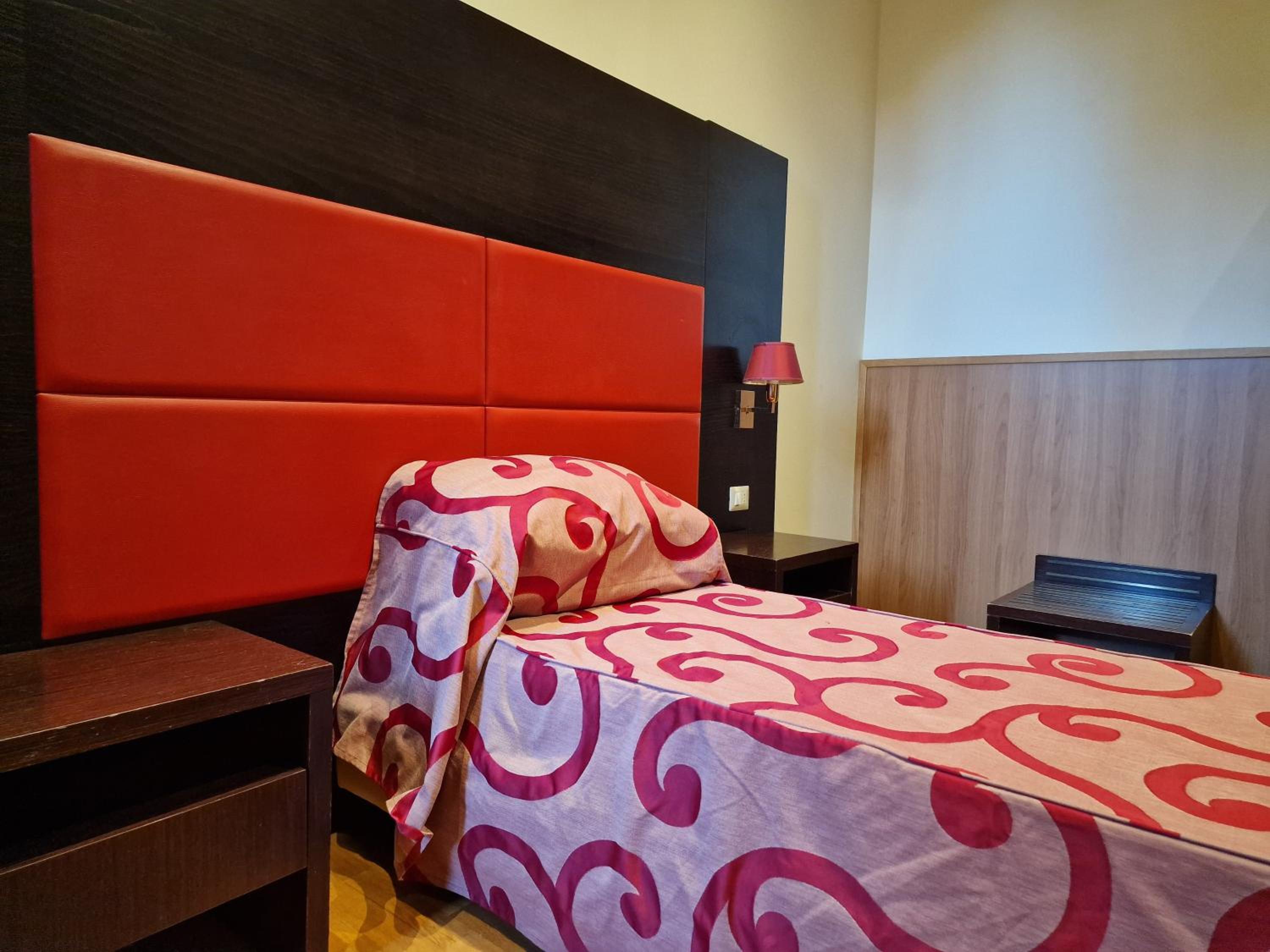 Single Room with Private External Bathroom