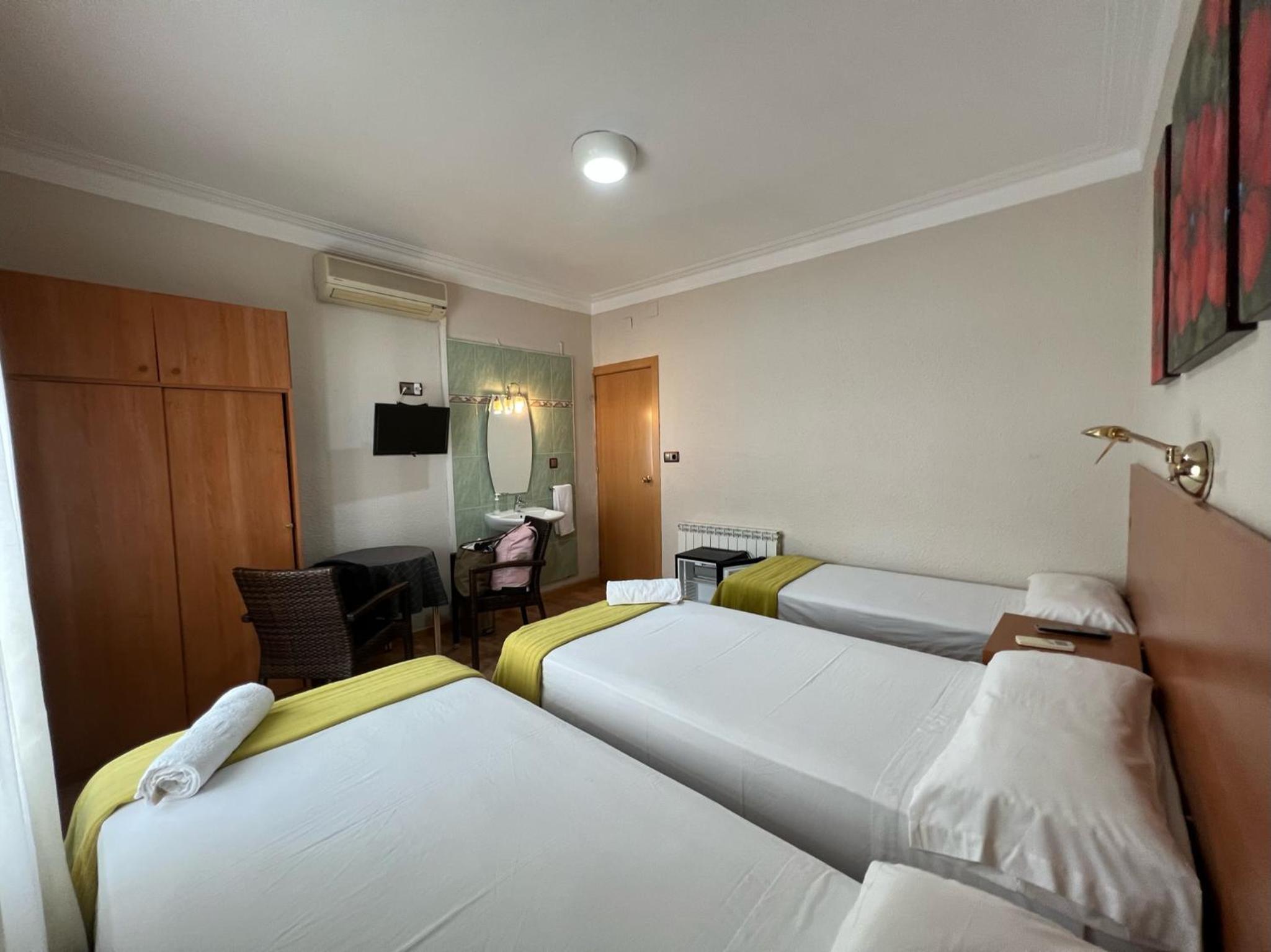 Triple Room with Balcony photo 3
