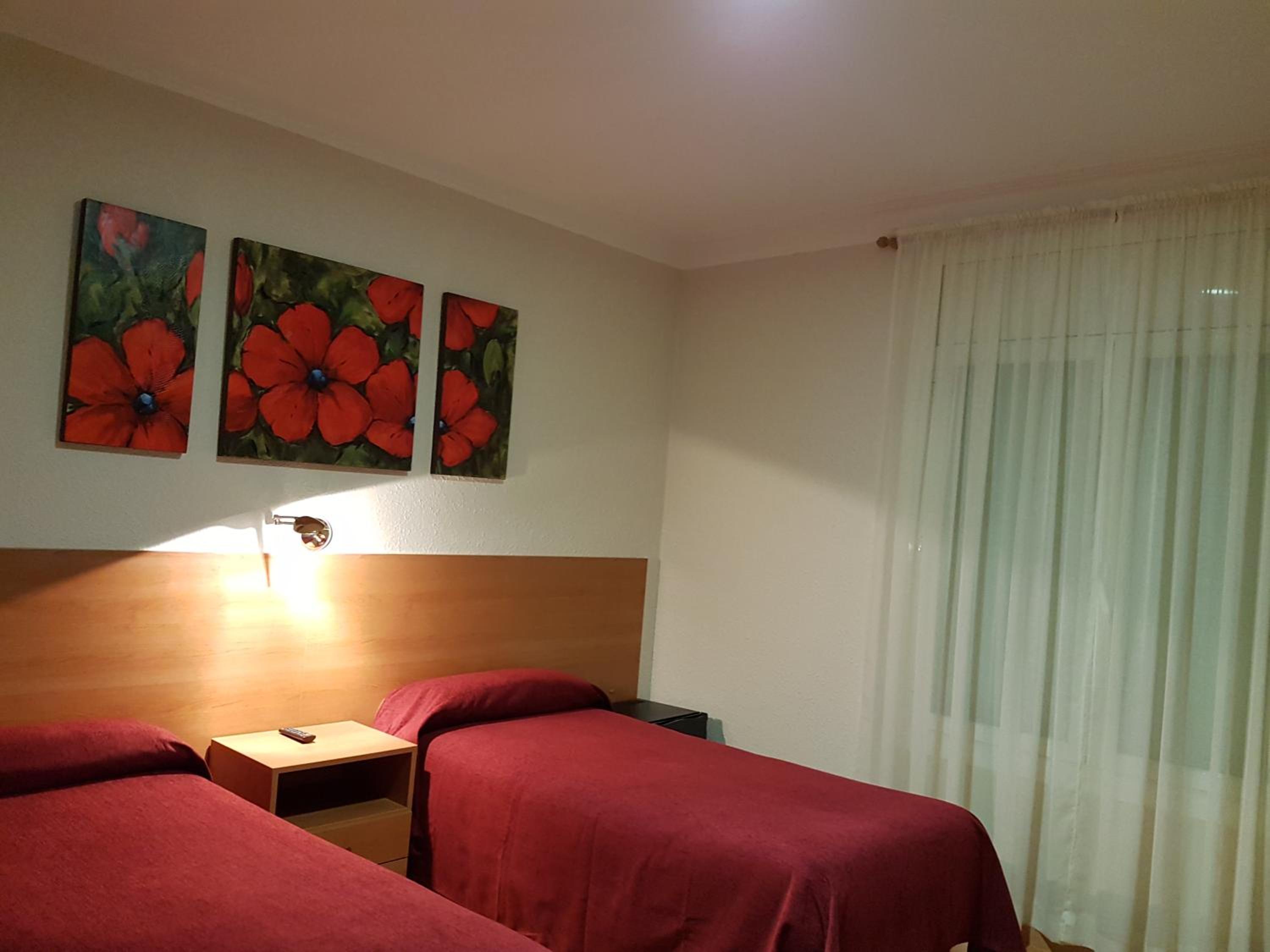Double or Twin Room with Shared Bathroom photo 3