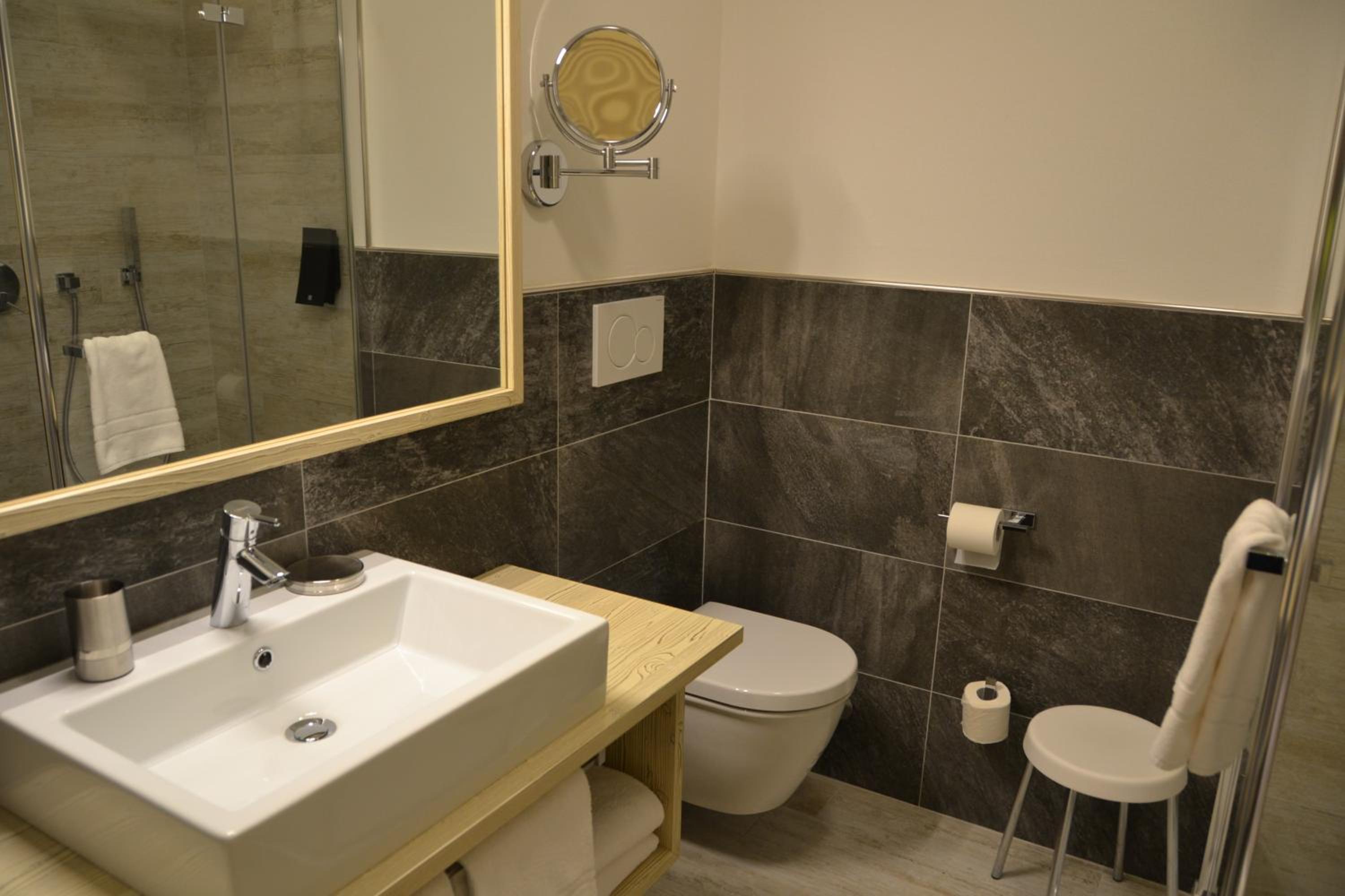 Double or Twin Room with Mountain View - Photo 5