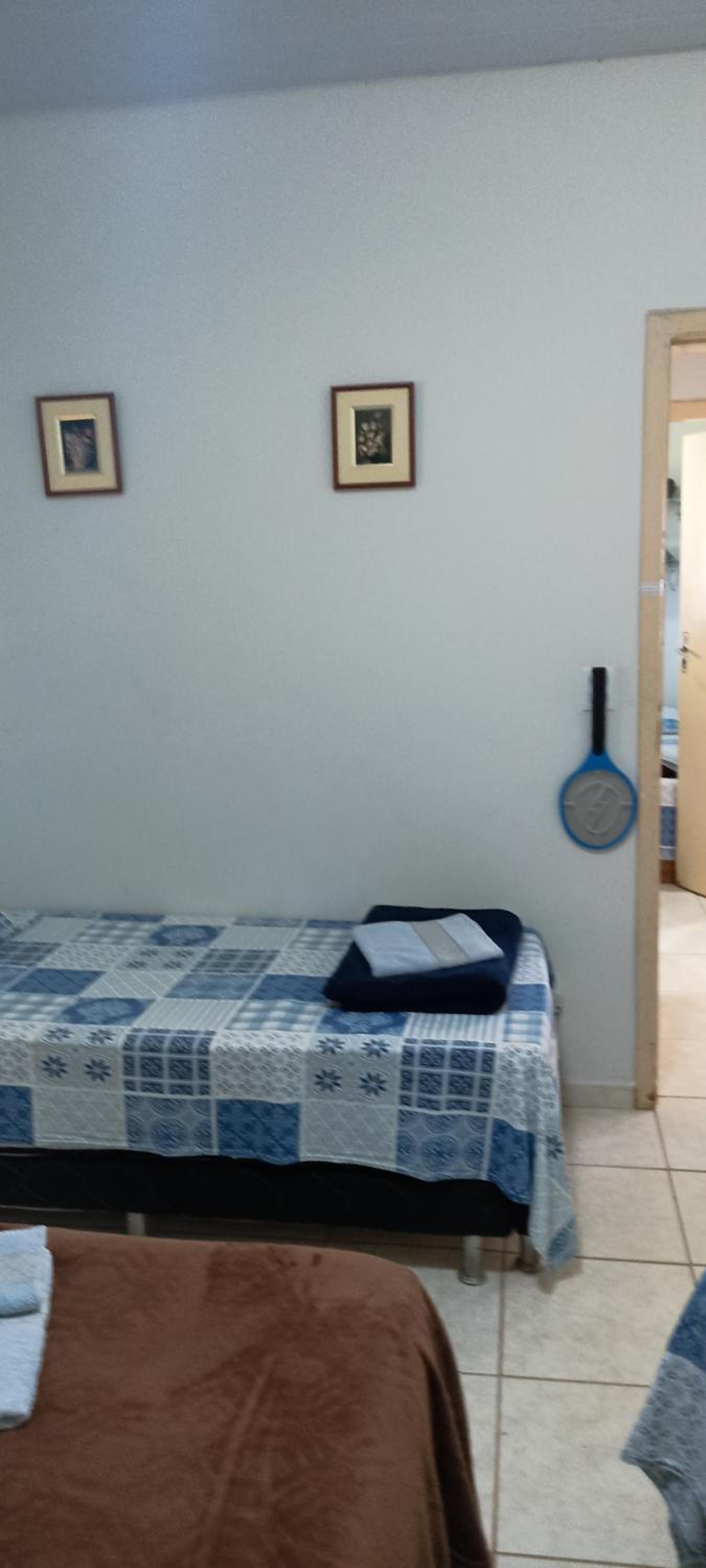 Eight-Bedroom House photo 3