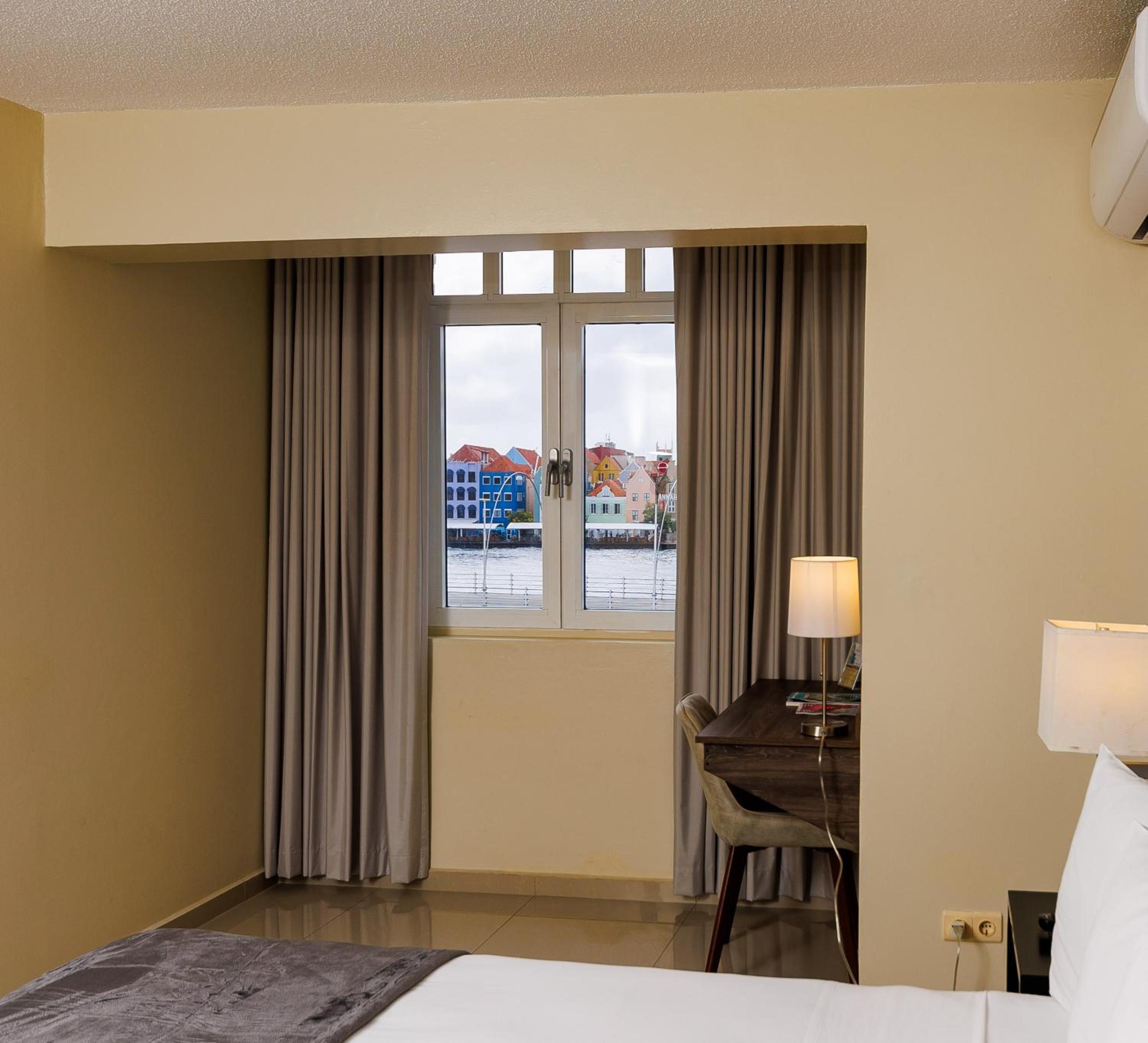 King Room with Harbor View - Non-Smoking - Photo 4
