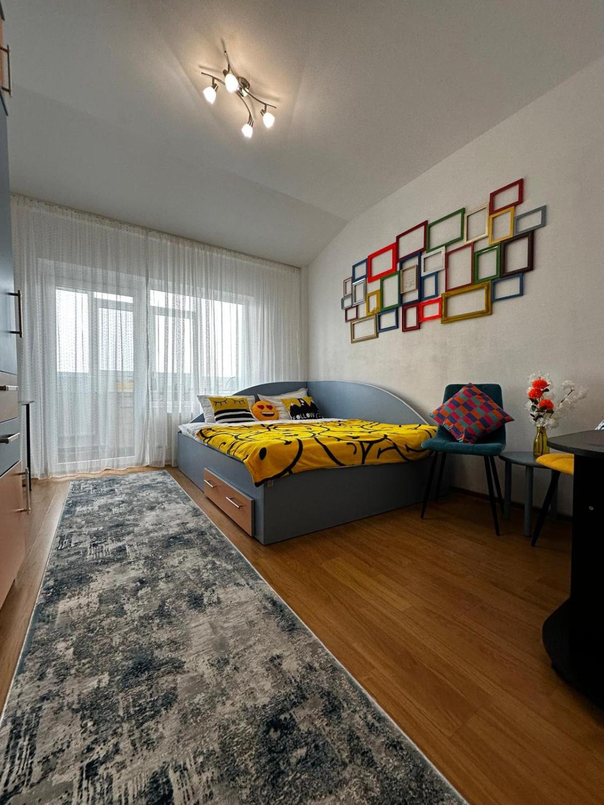 Deluxe One-Bedroom Apartment