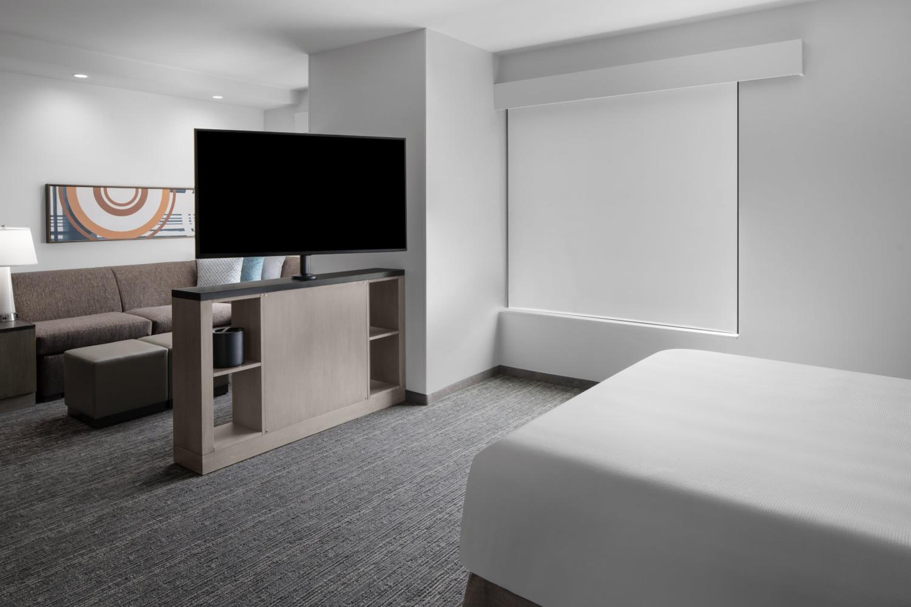 Studio Suite with Kitchen and Roll-In Shower - Mobility Accessible photo 2