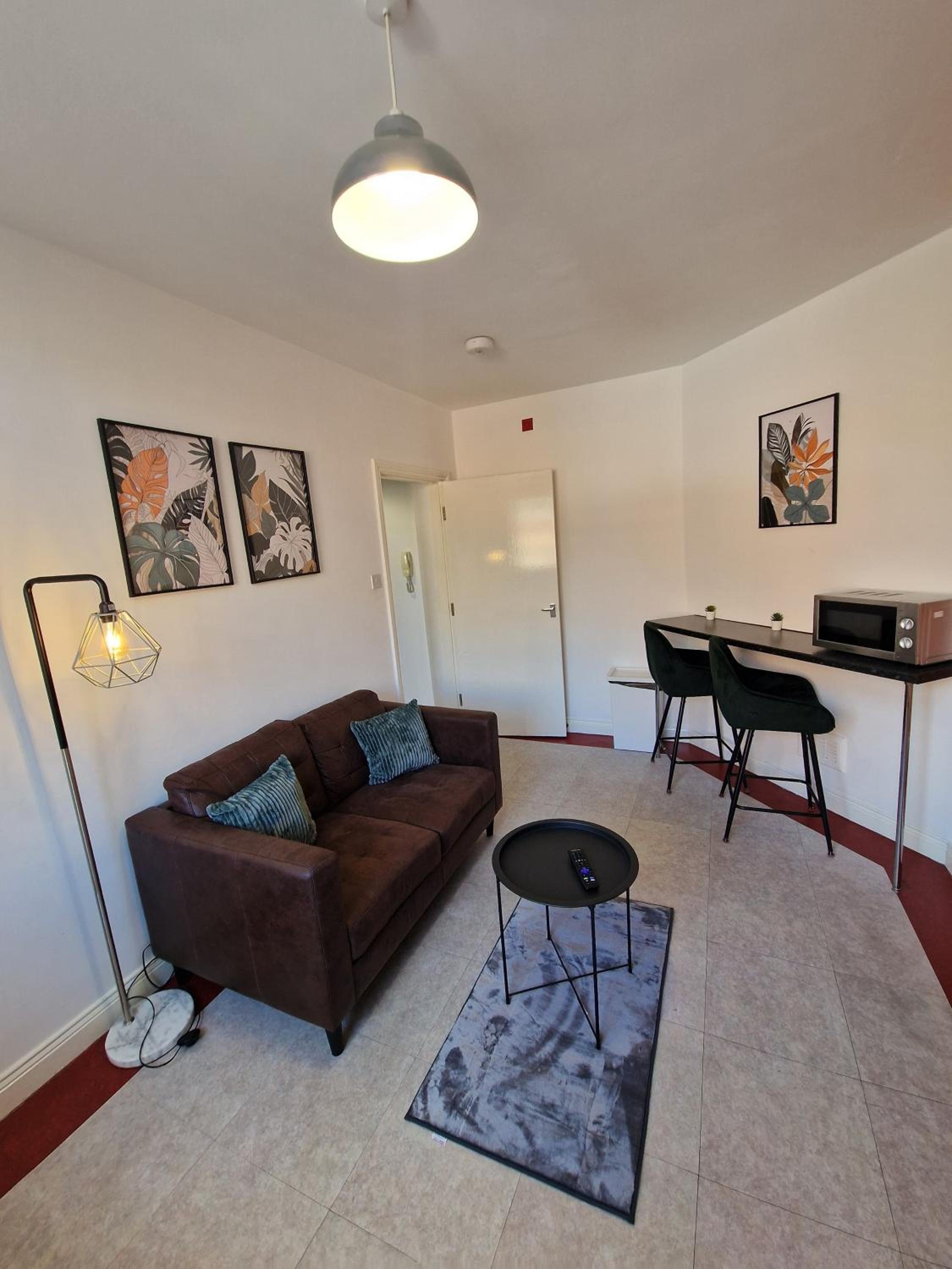 One-Bedroom Apartment photo 3
