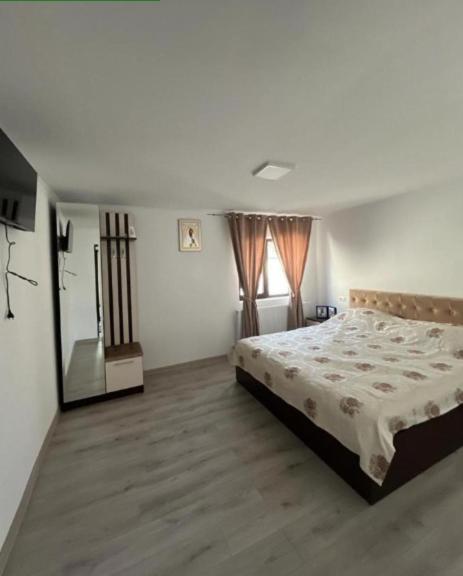 Four-Bedroom House photo 1