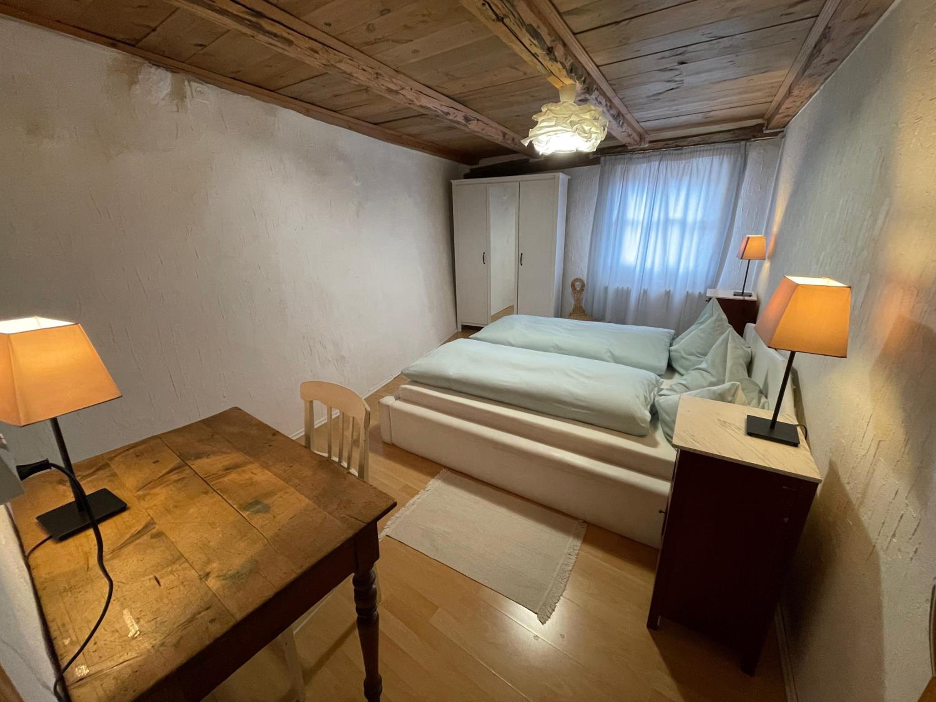 One-Bedroom Apartment photo 1