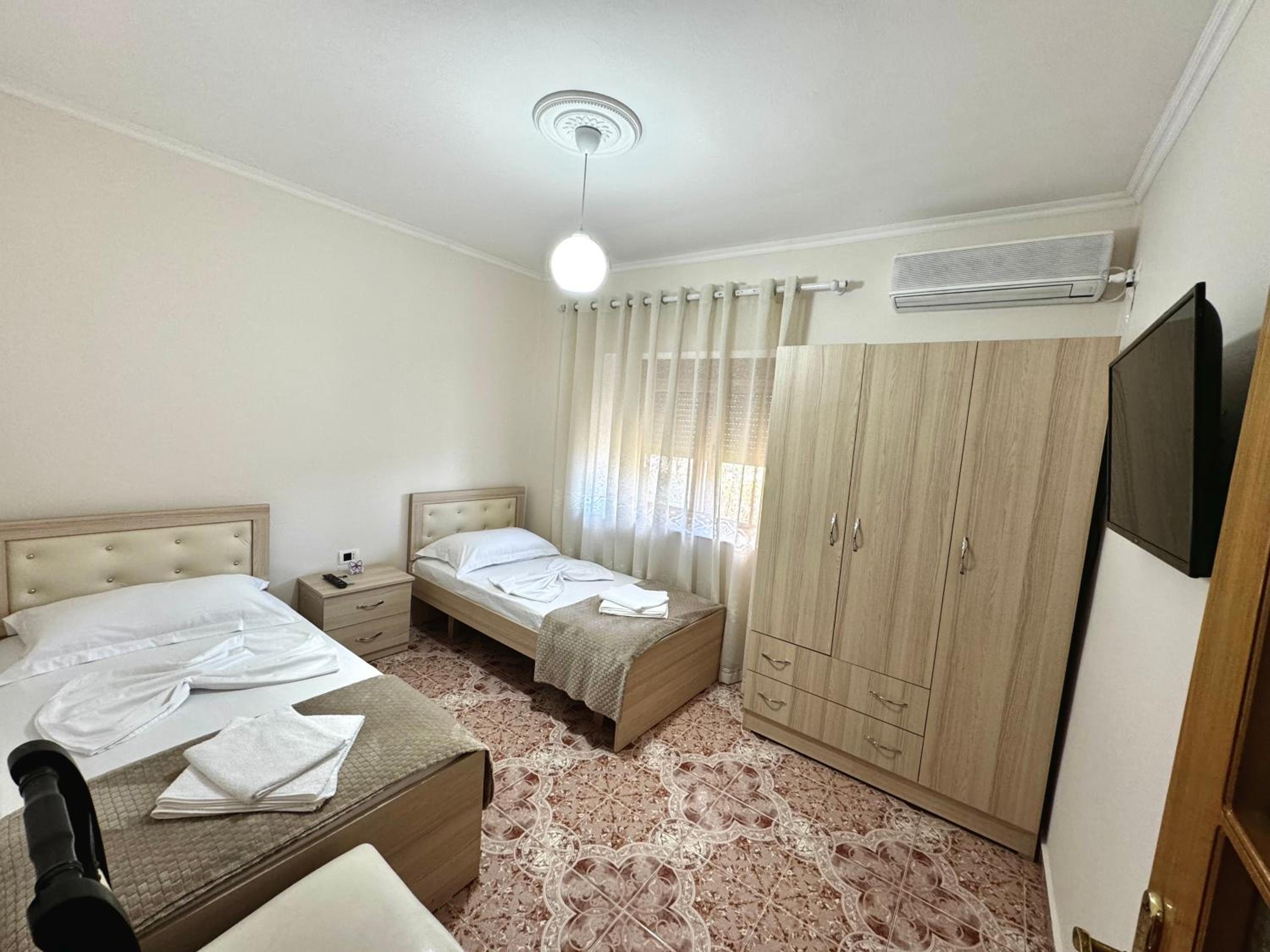 Two-Bedroom Apartment with Mountain View photo 3