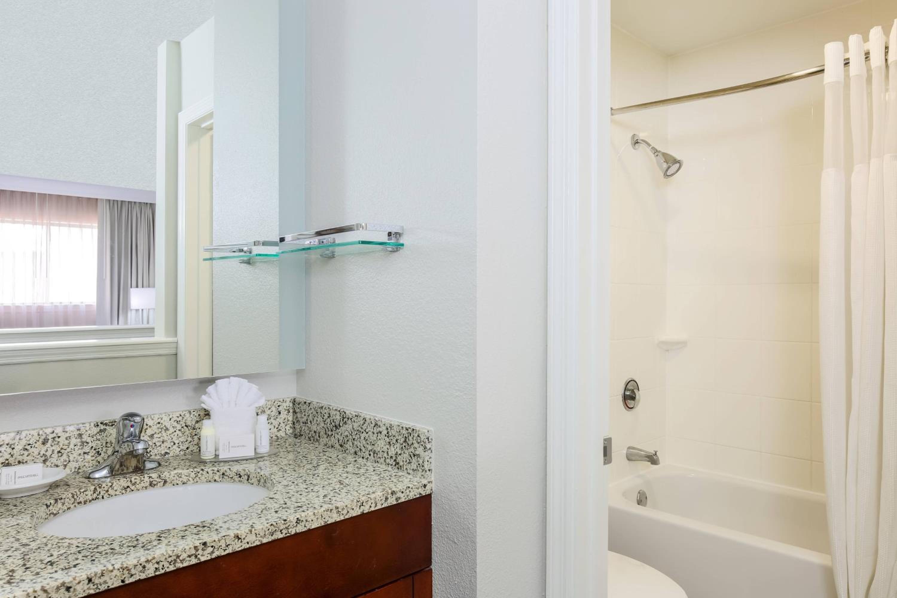 Executive Two-Bedroom Suite photo 2
