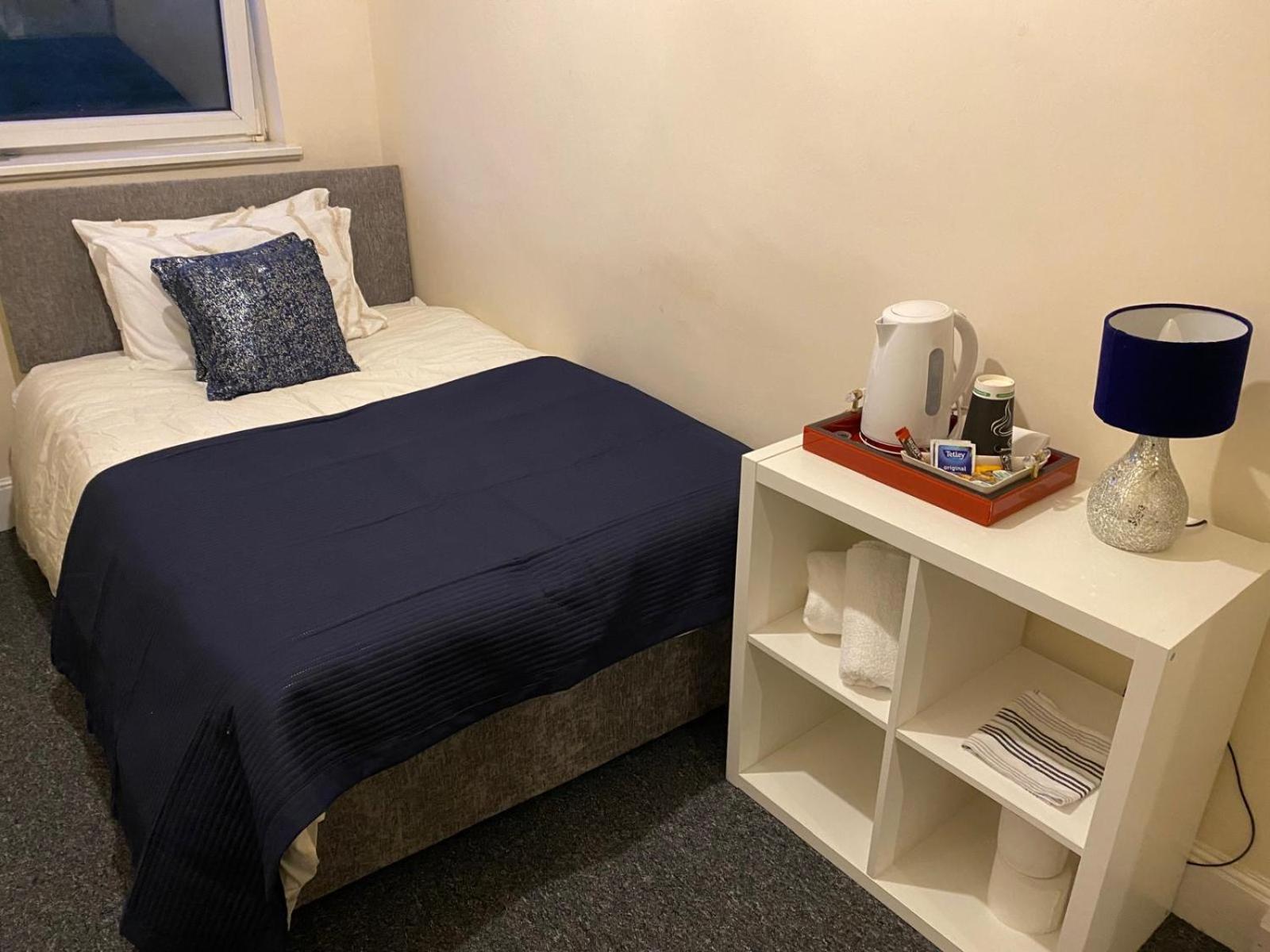 Double Room With Shared Bathroom photo 3