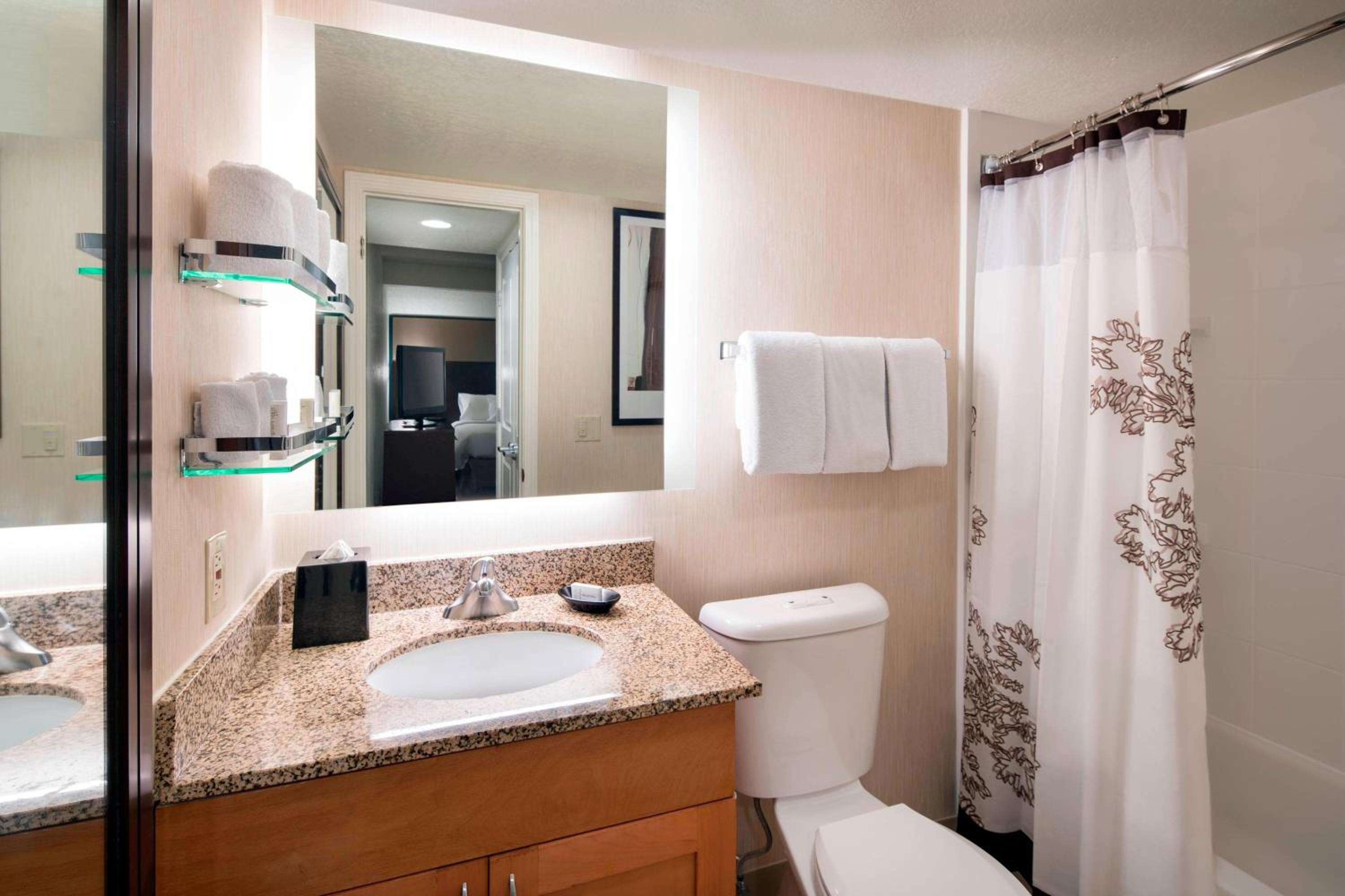 Penthouse Suite - Photo 8