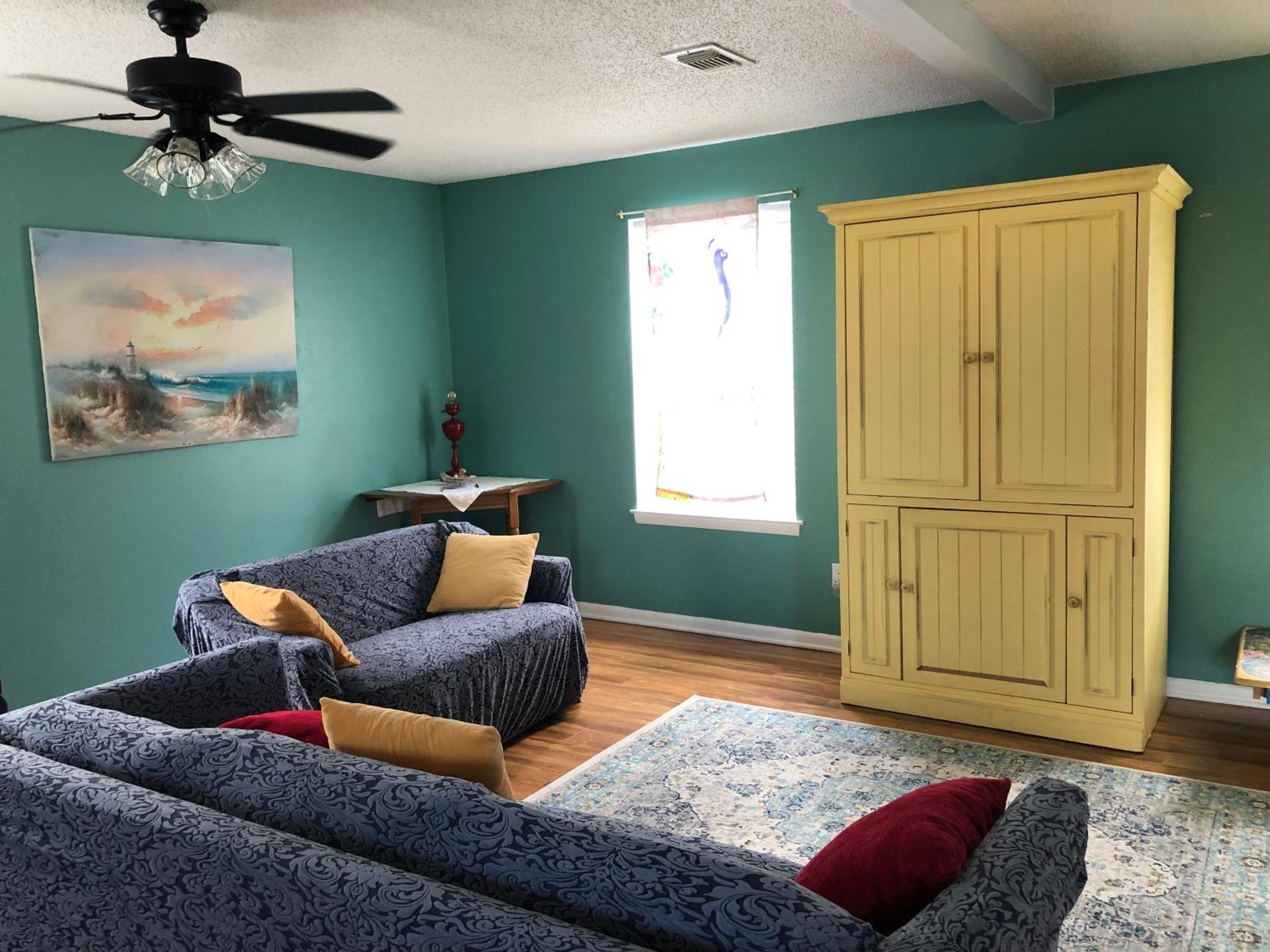 Three-Bedroom House photo 2