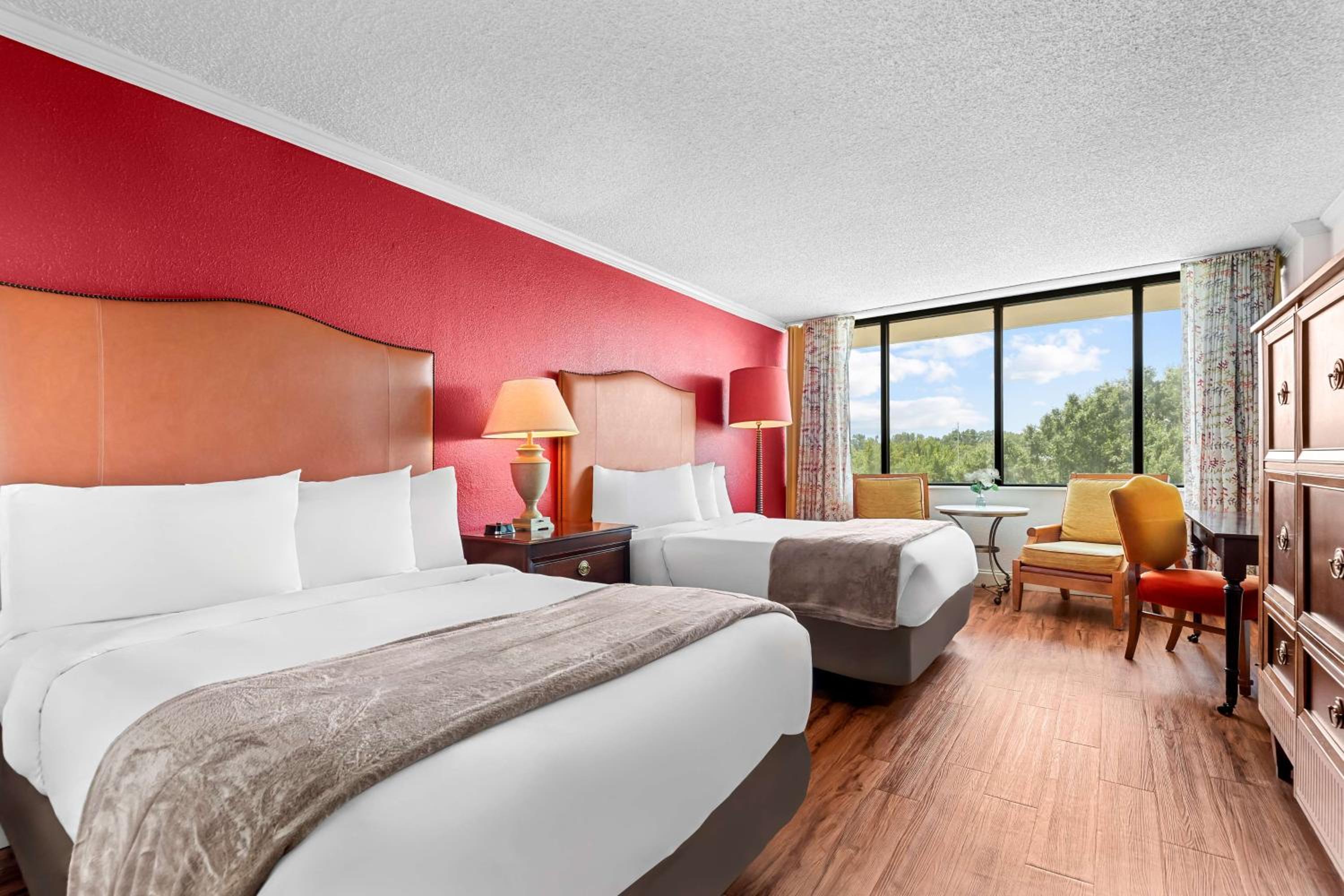 Double Room with Two Double Beds and Pool View - Non-Smoking photo 1