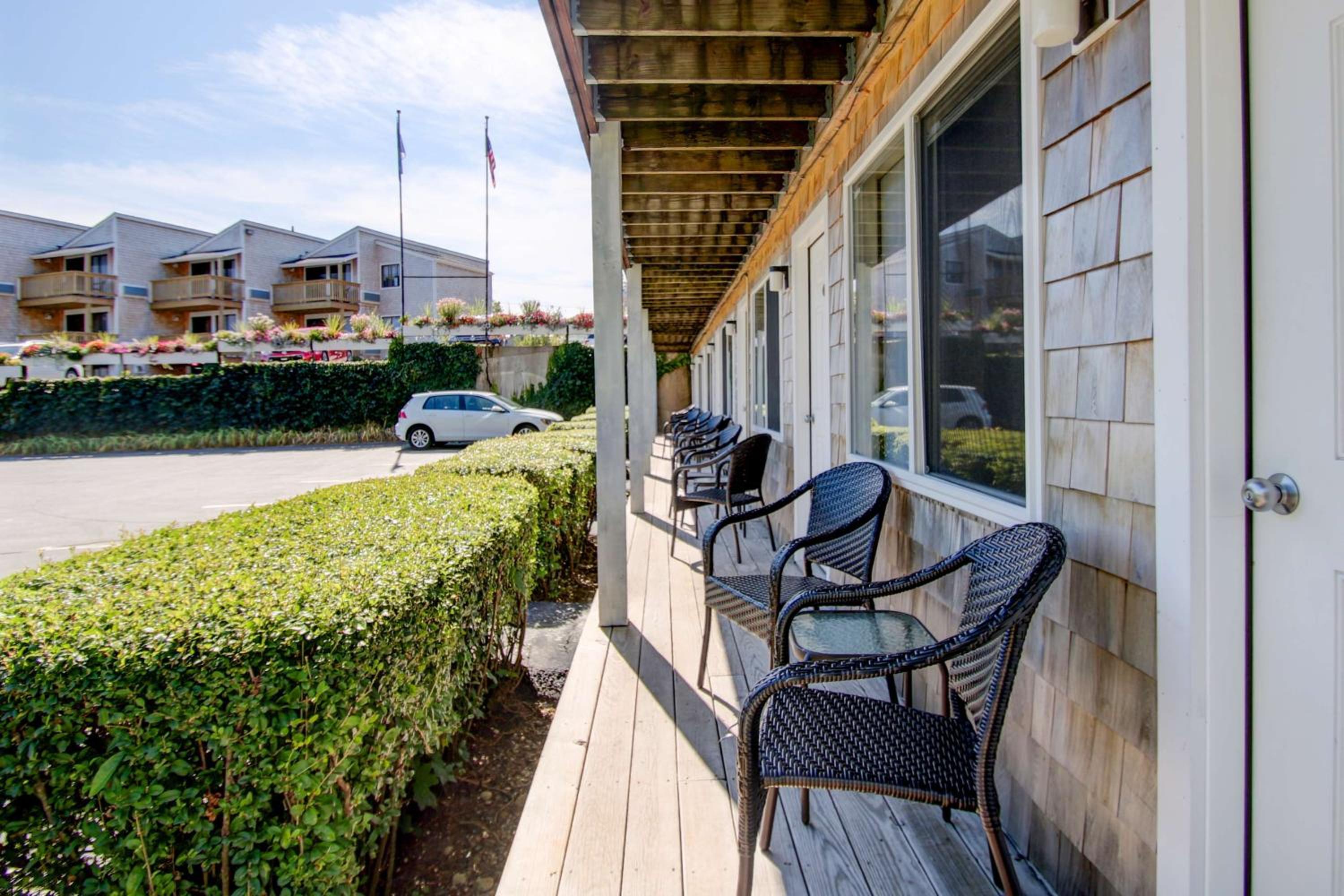 Summer Building - Ground Level, photo 7