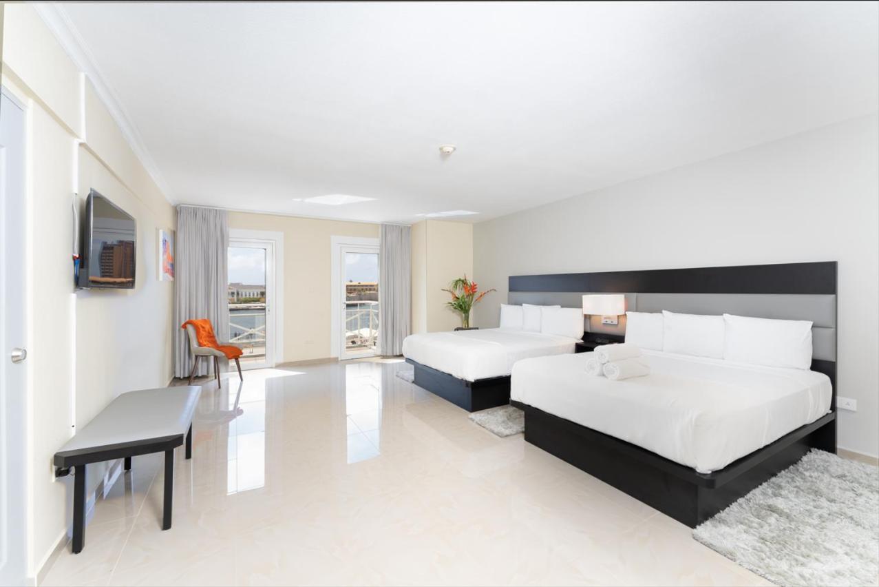 Queen Suite with Two Queen Beds - Non-Smoking - Photo 1
