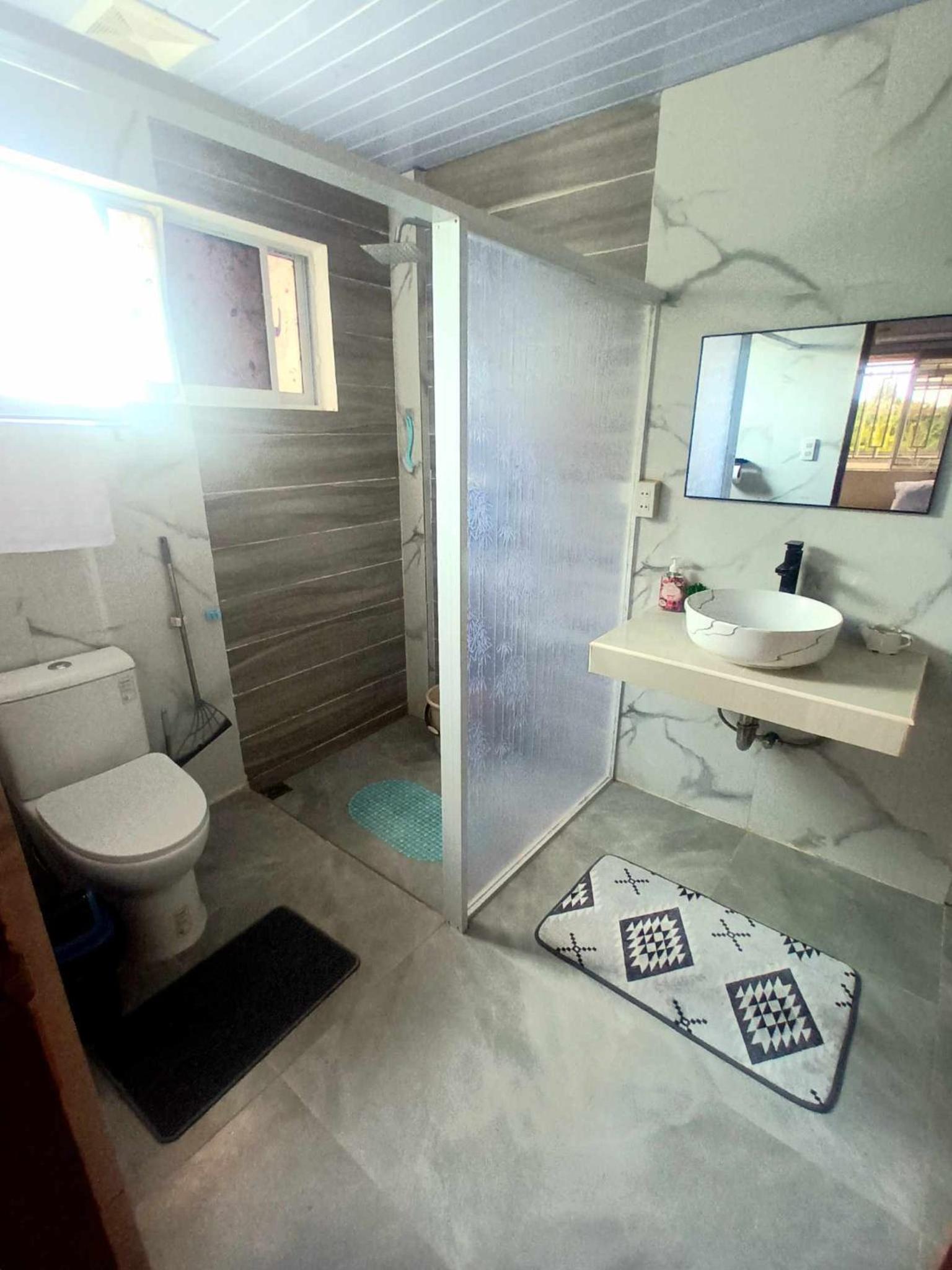 Three-Bedroom House photo 3