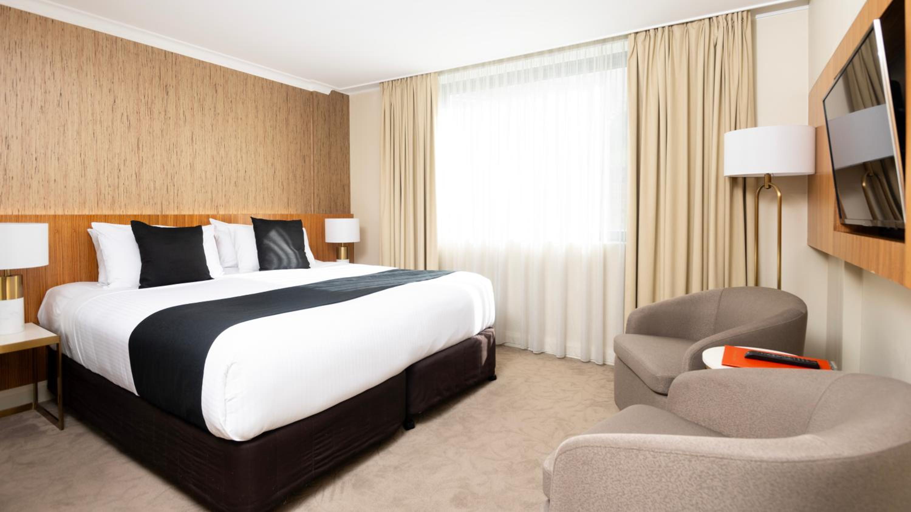 Deluxe King Room - Disability Access