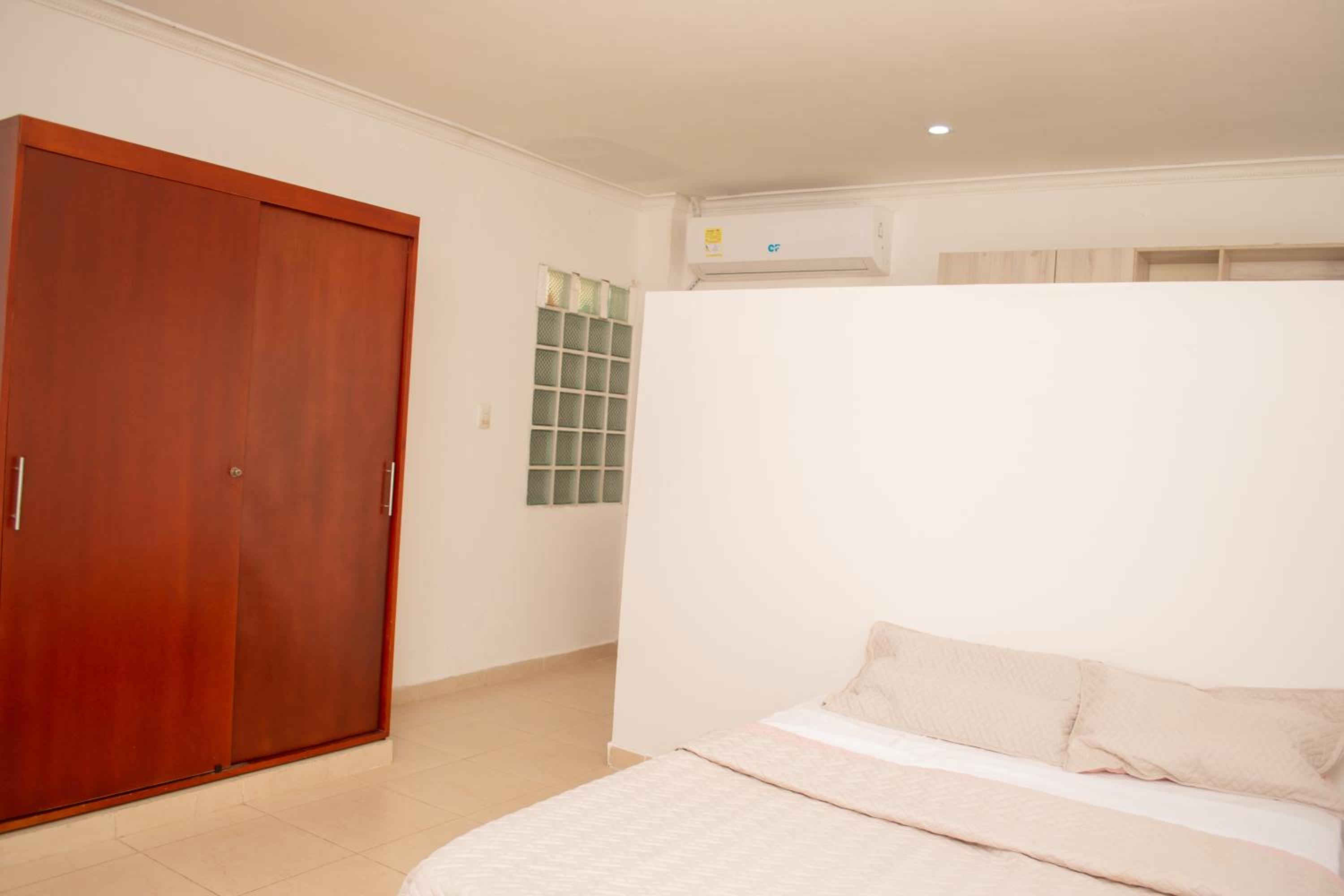 One-Bedroom Apartment photo 3