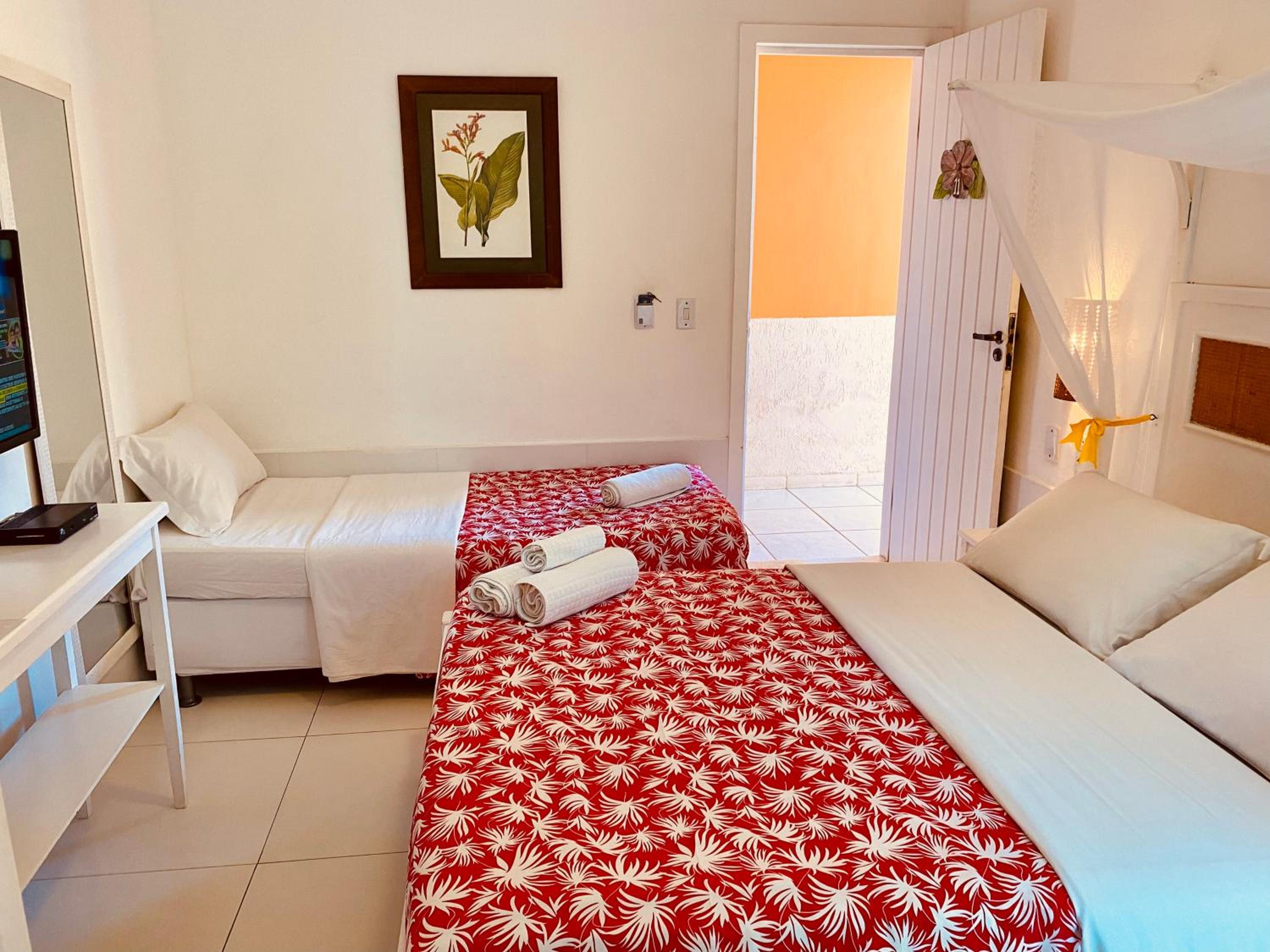 Economy Triple Room - Photo 7