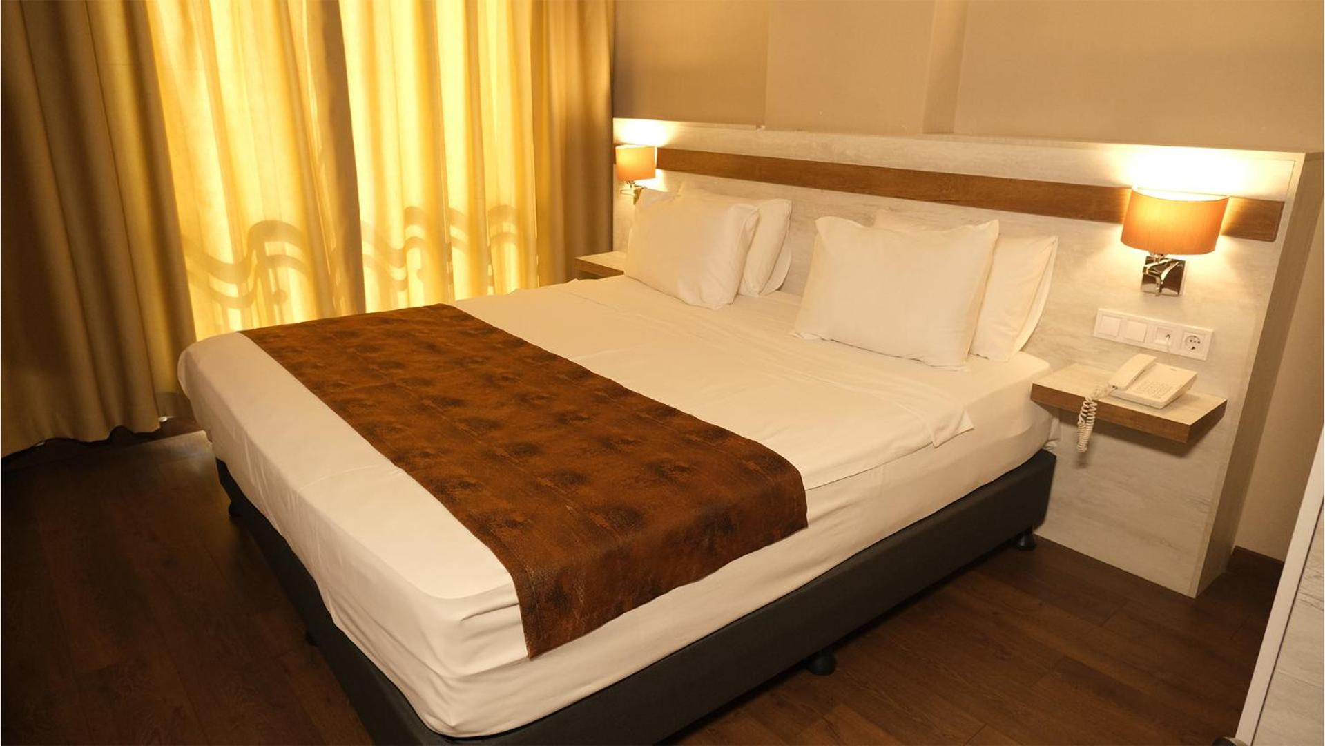 Standard Suite - Photo 13