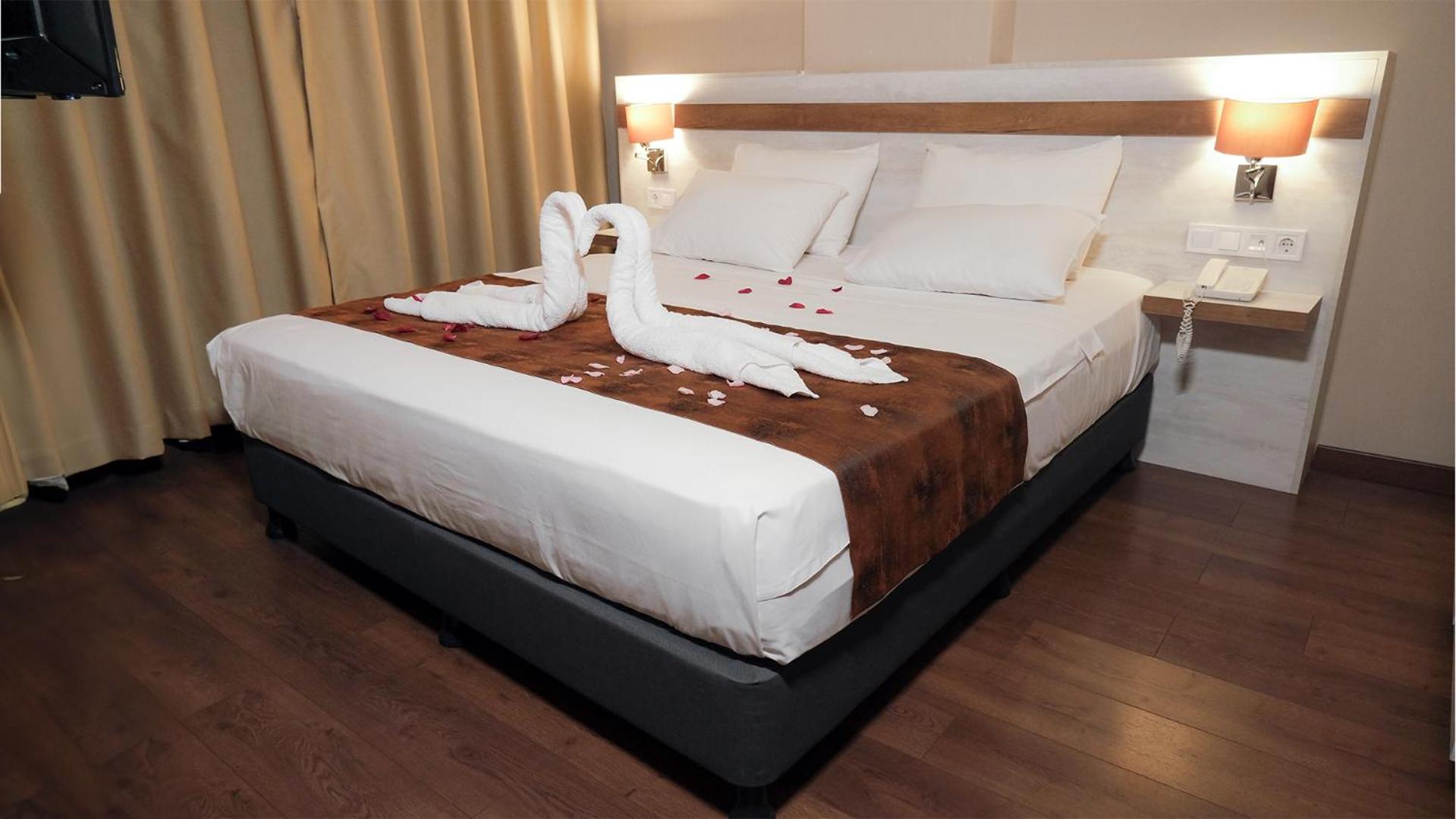 Standard Suite - Photo 14
