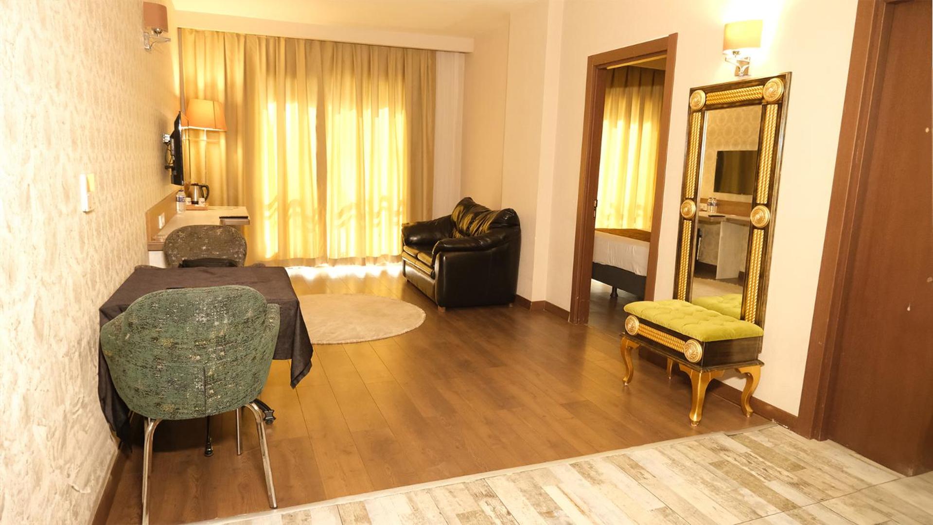Standard Suite - Photo 6