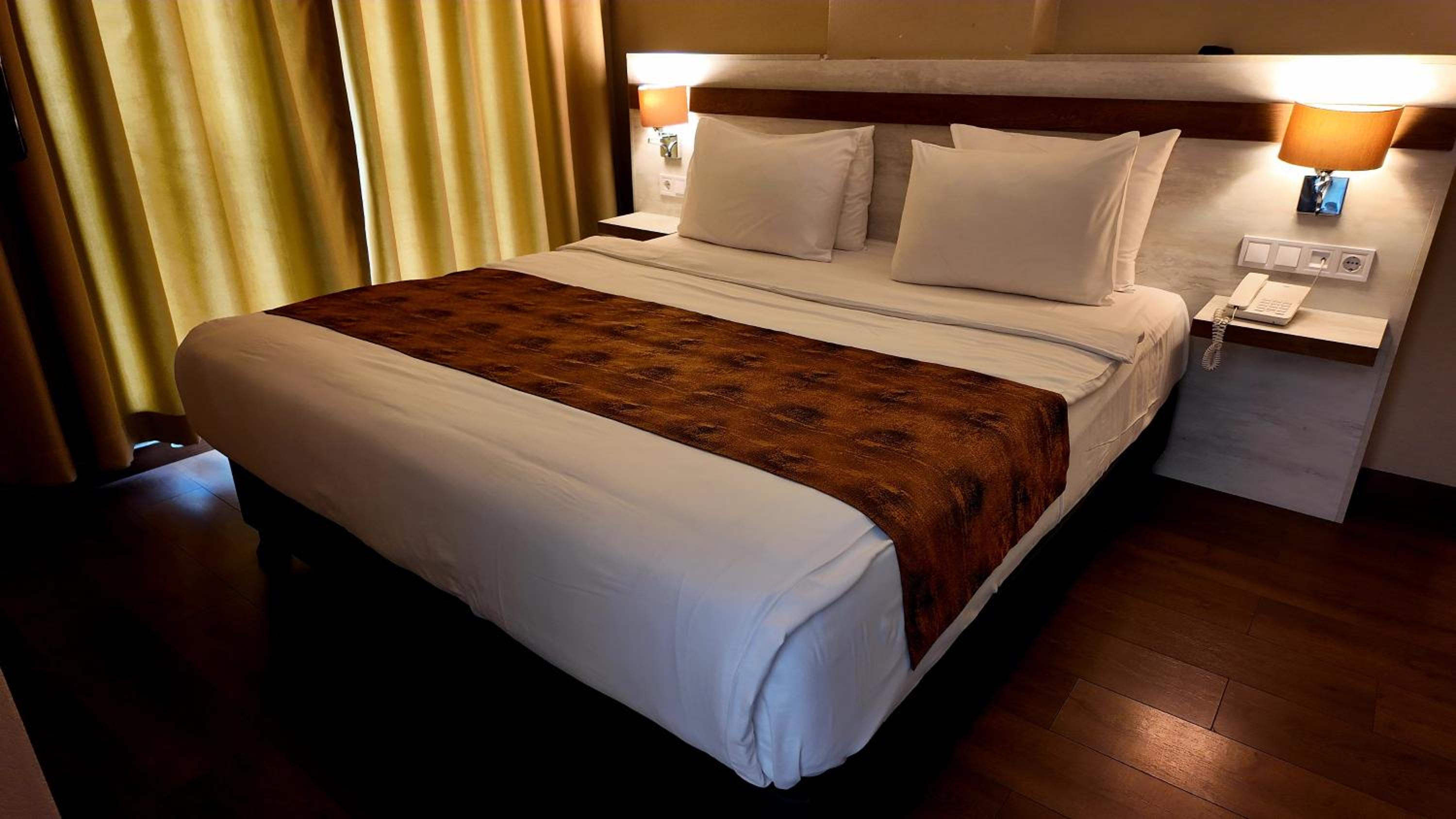 Standard Suite - Photo 12