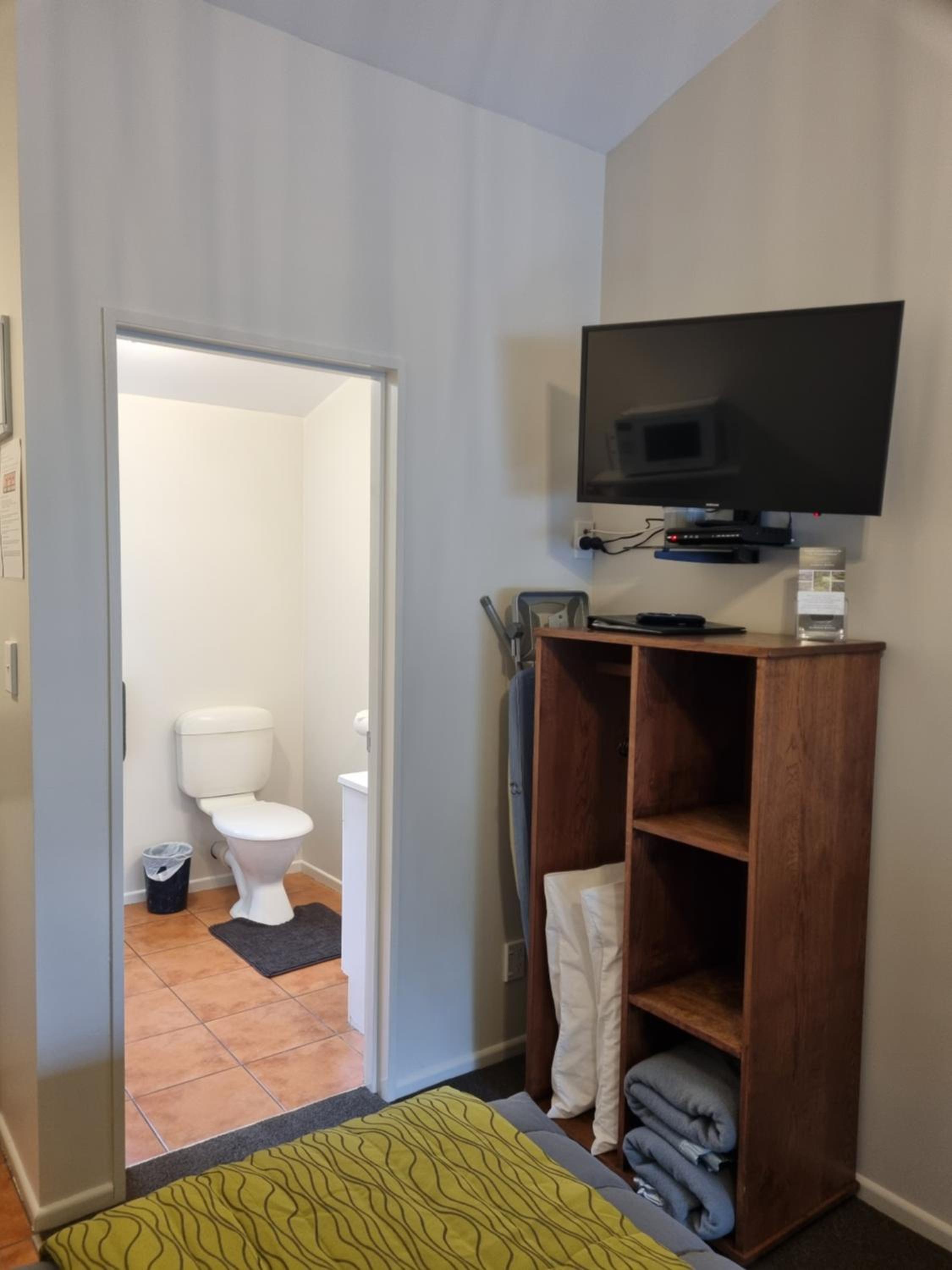 Twin Room with Garden View - Photo 2