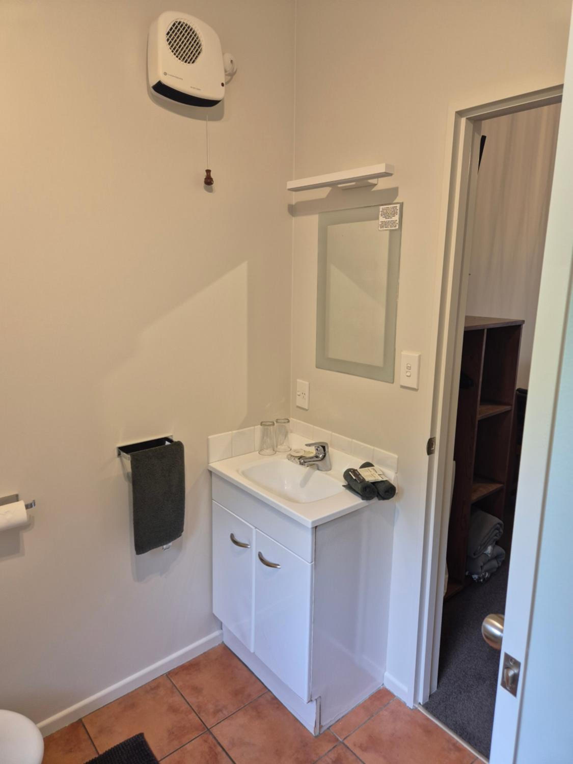 Twin Room with Garden View - Photo 5