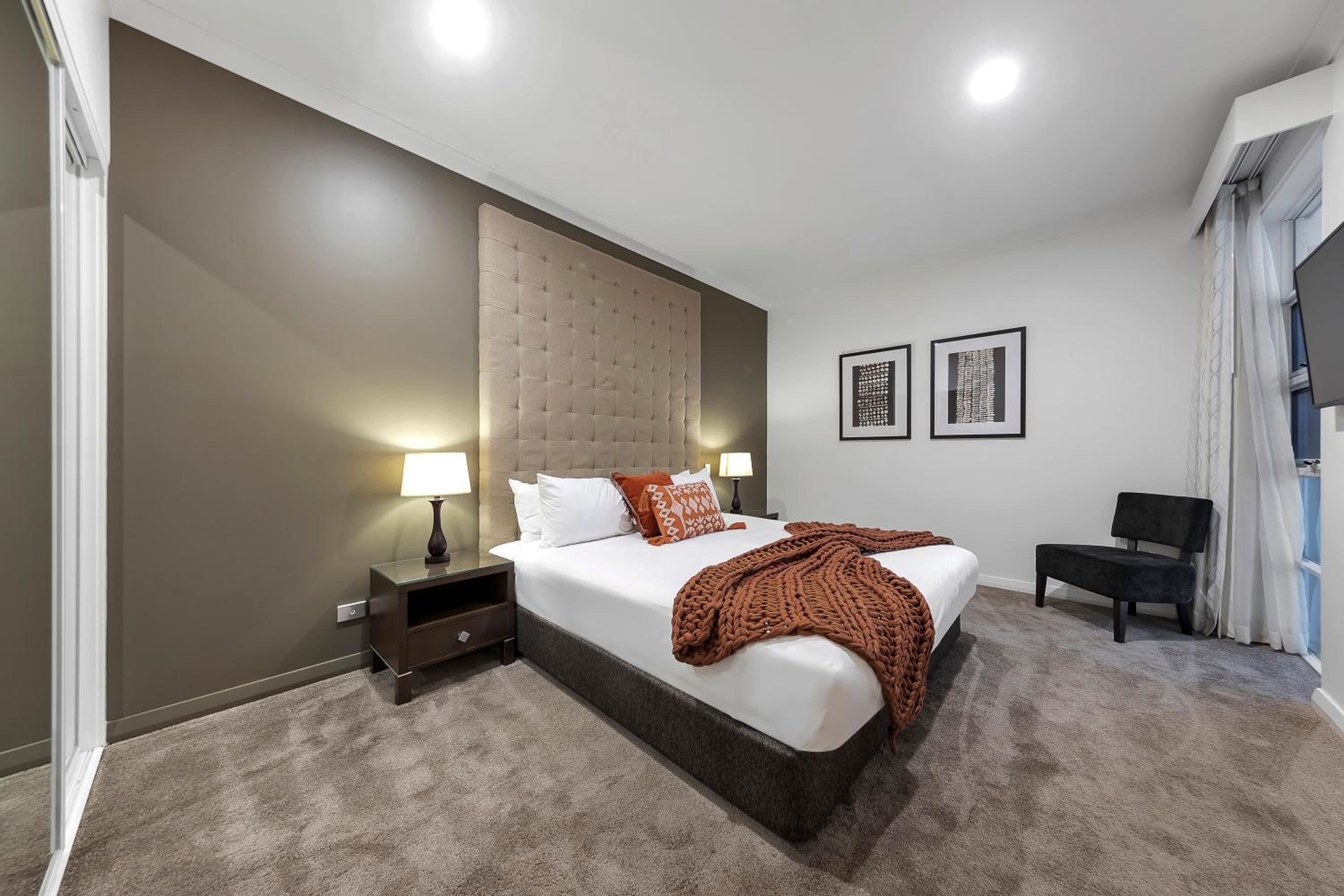 One-Bedroom Apartment with One King Bed photo 3